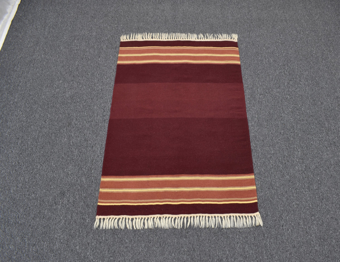 Yeni El Dokuma Şaheser Farklı Tek Renk Balıkesir Yün Kilim 5353