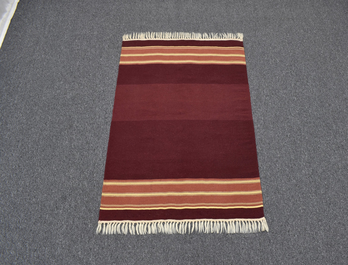 Yeni El Dokuma Şaheser Farklı Tek Renk Balıkesir Yün Kilim 5353