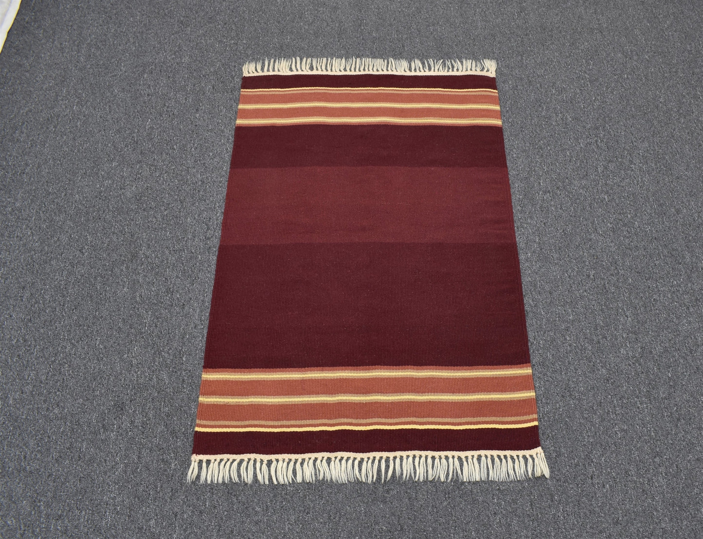 Yeni El Dokuma Şaheser Farklı Tek Renk Balıkesir Yün Kilim 5353