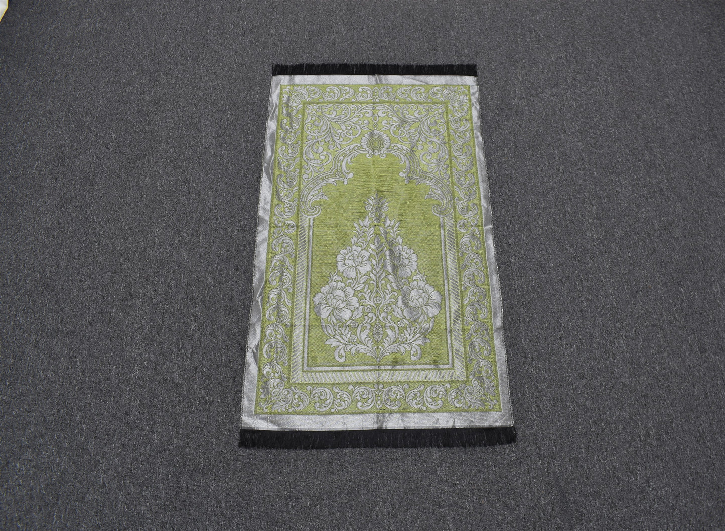 Yeni Farklı Mihraplı Portatif Namazlık Duvar Halısı 5394