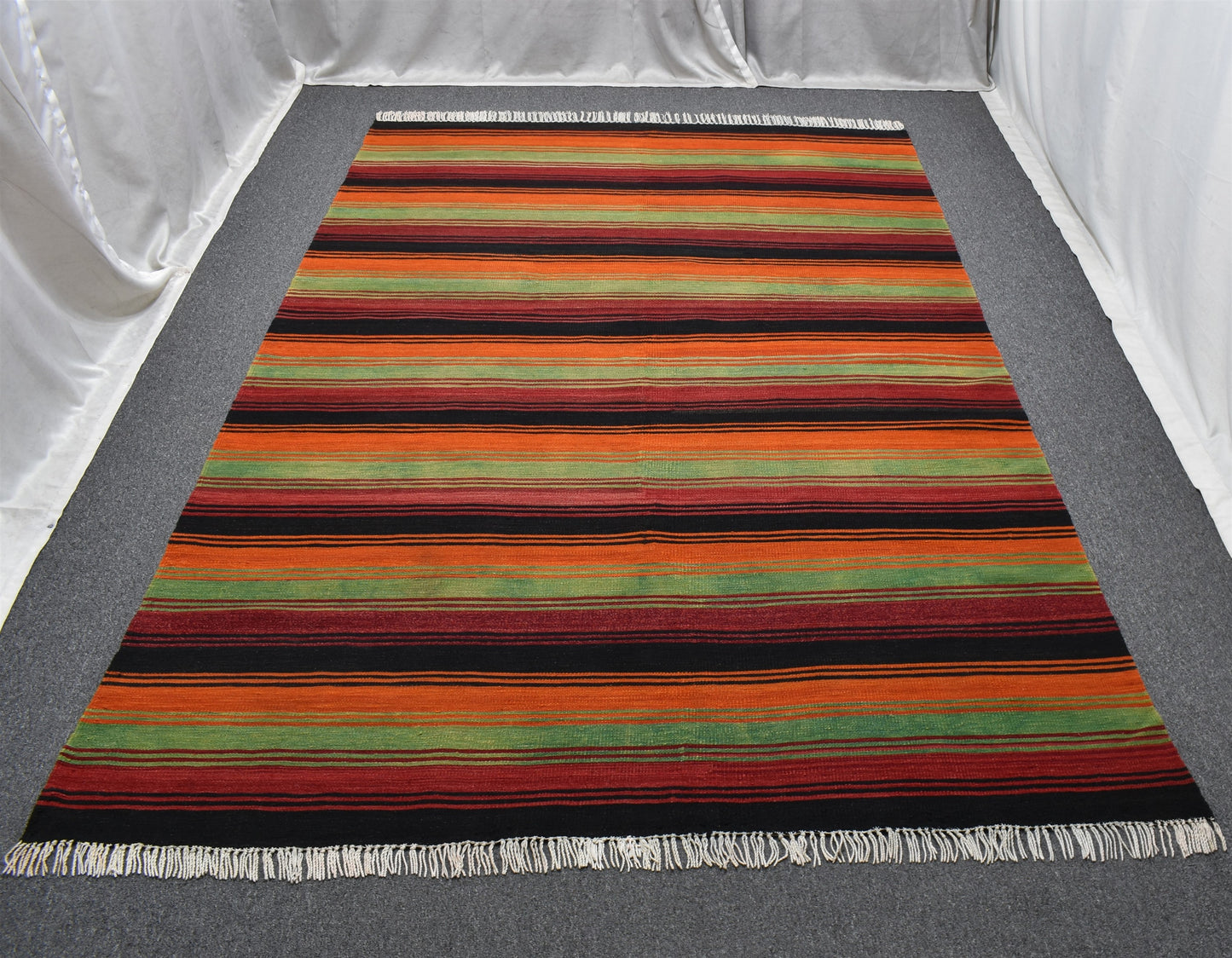 Yeni El Dokuma Otantik Dikişsiz Yekpare Gömürgen Yün Kilim 5398