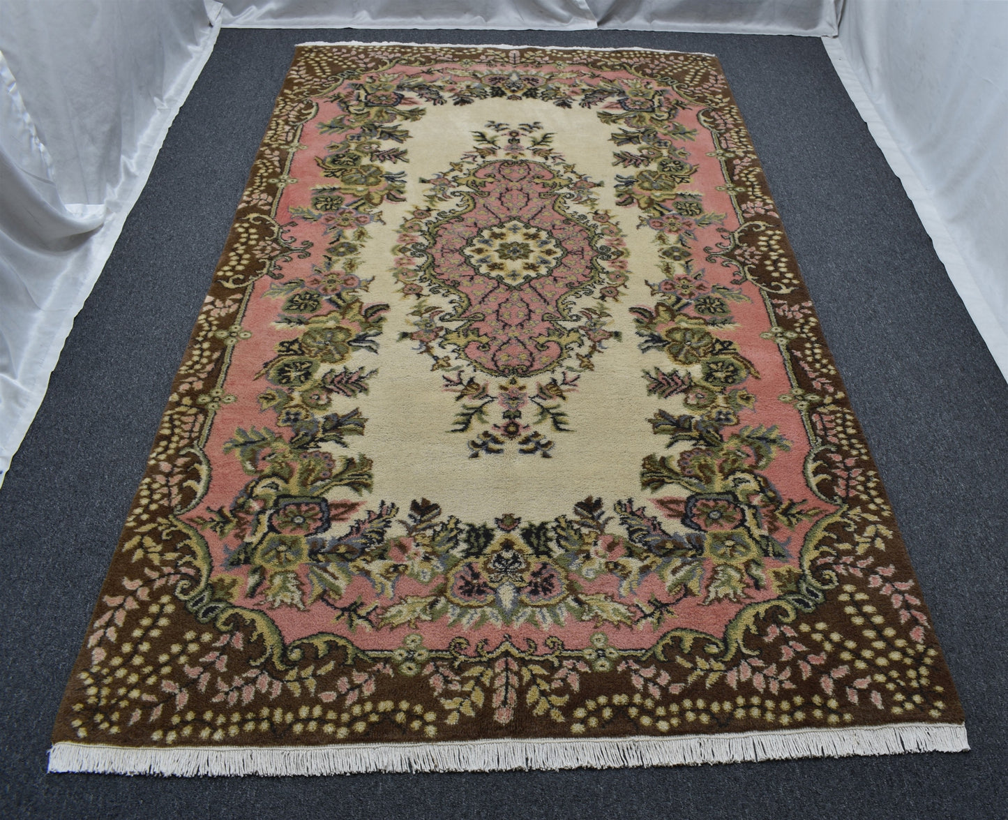 Yeni El Dokuma Lüks Nadir Burdur Güllü Çiçekli Yün Halı 5399