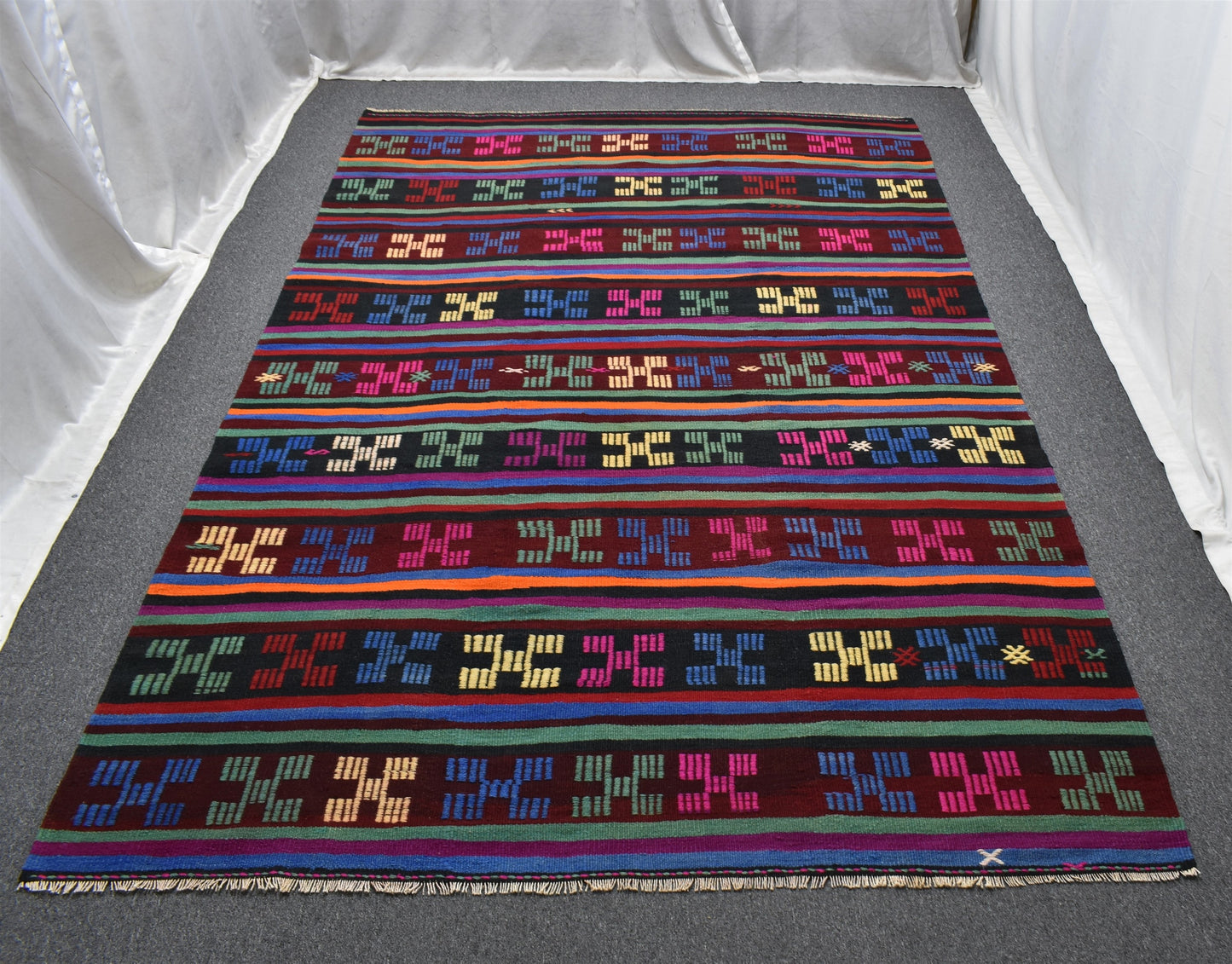 El Dokuma Görkemli Benzersiz Karakeçili Yörük Yün Kilim 5427