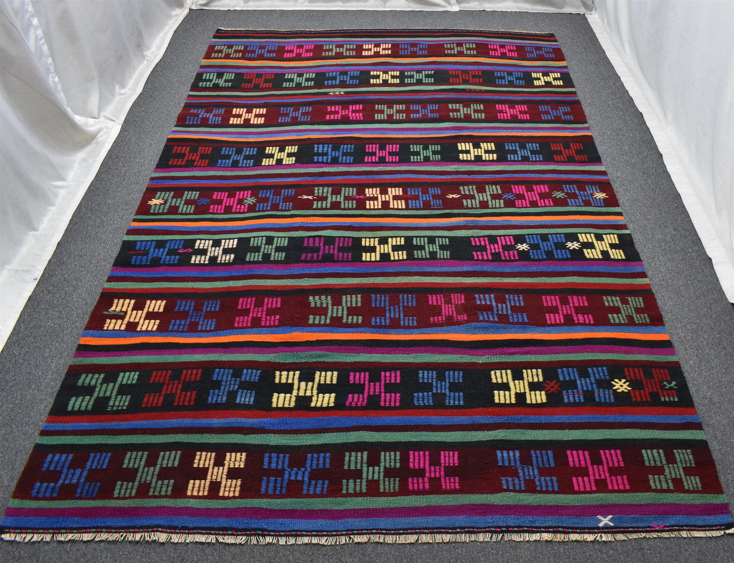 El Dokuma Görkemli Benzersiz Karakeçili Yörük Yün Kilim 5427
