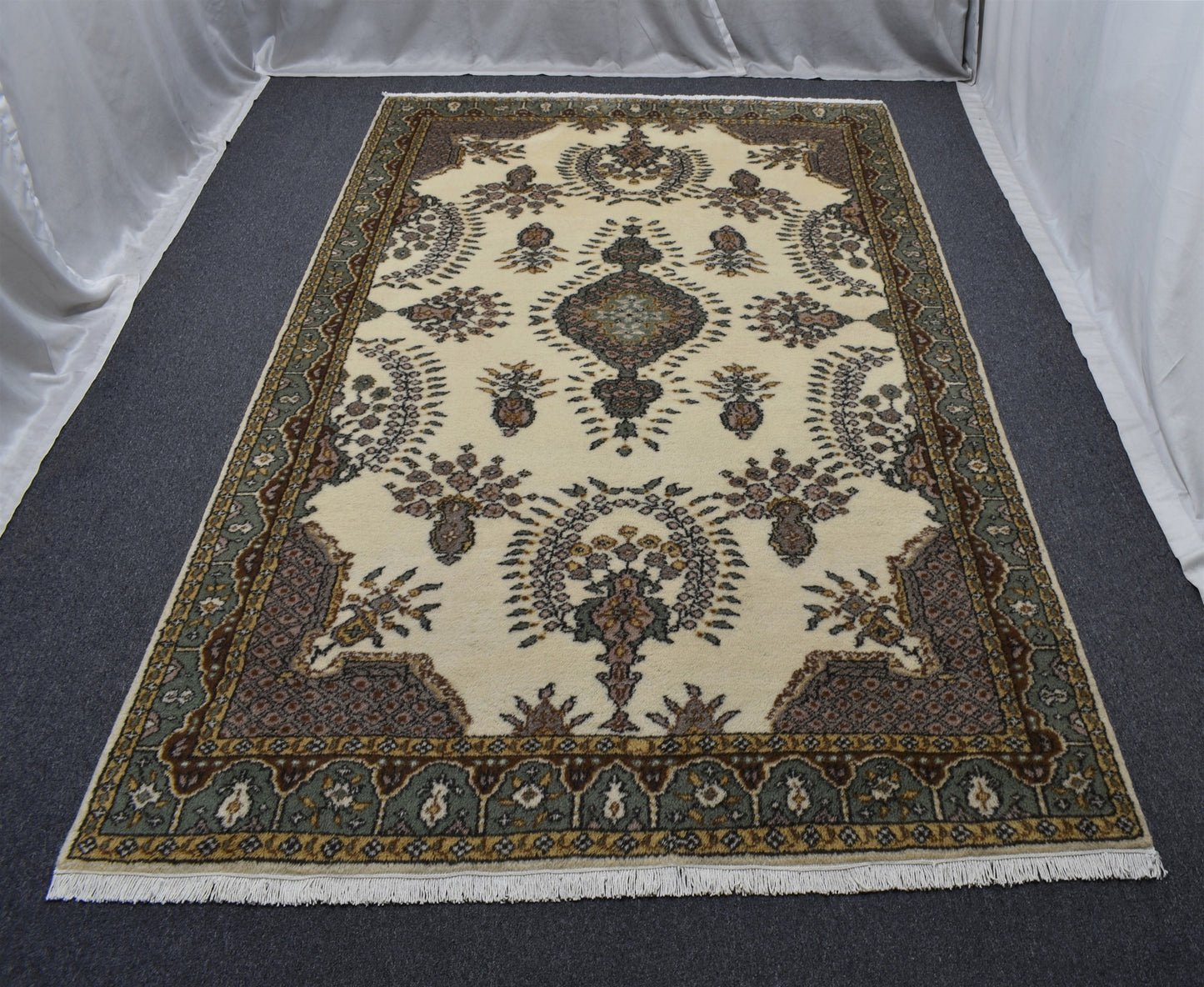 Yeni El Dokuma Tasarım Göbekli Sümerbank Yün Halı 5502