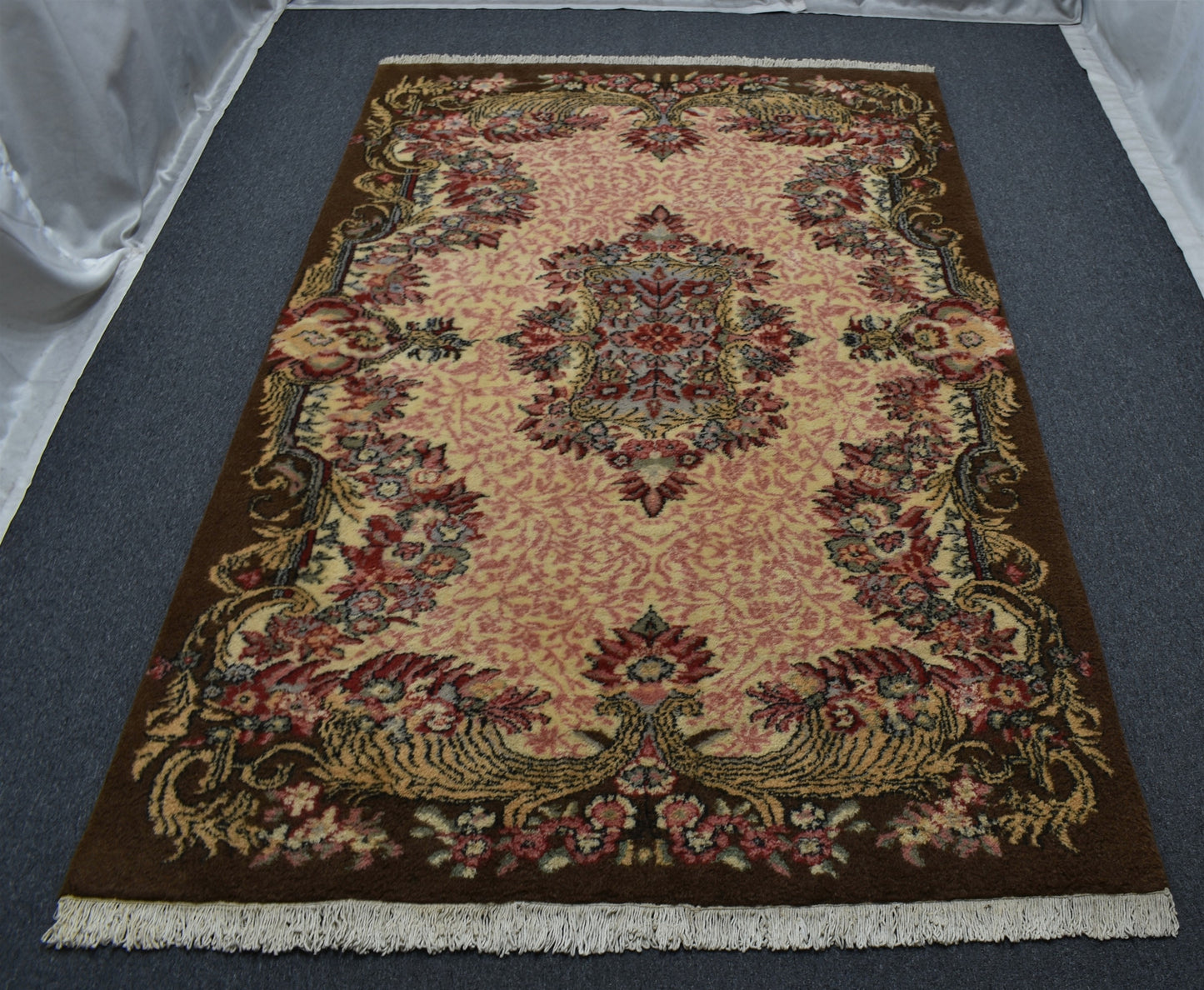 Yeni El Dokuma Nadir Çiçekli Sümerbank Yün Salon Halısı 5641