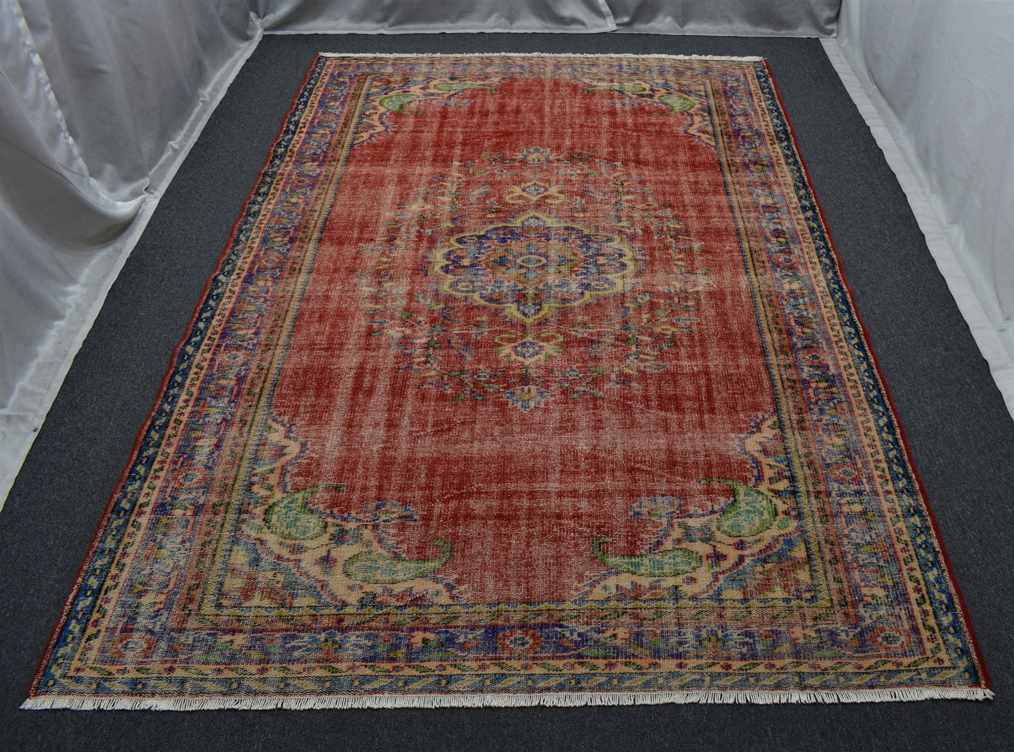 Vintage El Dokuma Kırmızı Göbekli Eskitme Lüks Yün Salon Halısı 5648