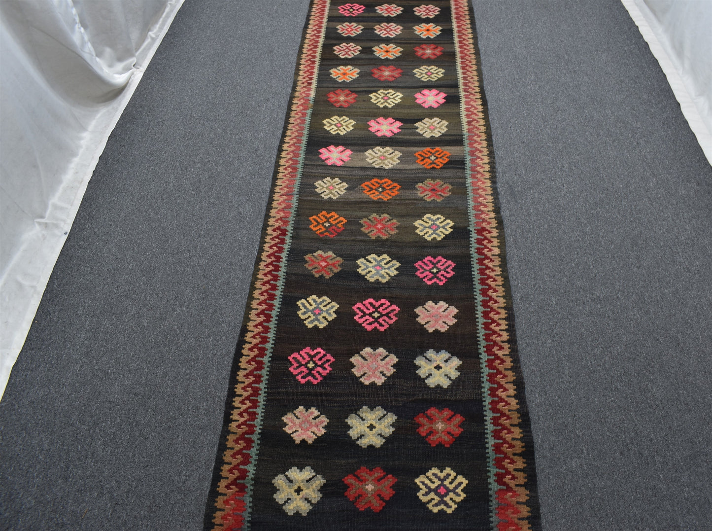 El Dokuma Seçkin Çiçekli Kirman Karabağ Yolluk Yün Kilim 5649