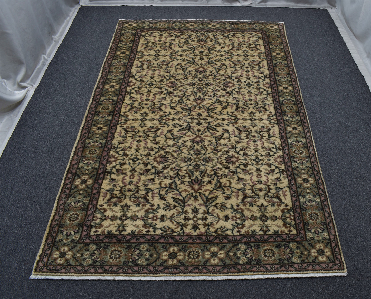 Yeni El Dokuma Lüks 4m2 Nadir Çiçekli Burdur Yün Halı 5657