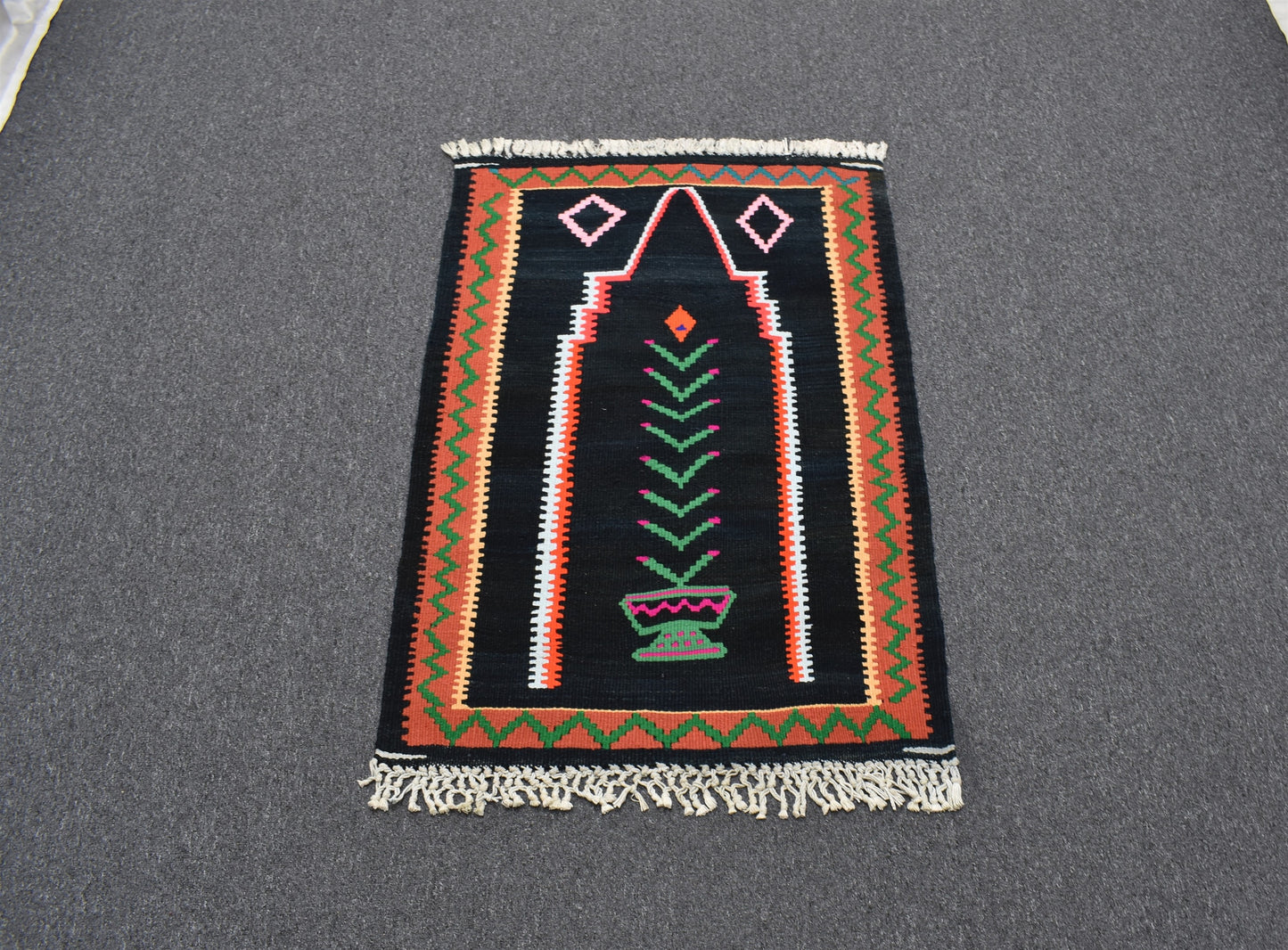 Yeni El Dokuması Benzersiz Bayburt Seccade Siyah Mihraplı Kilim 5667