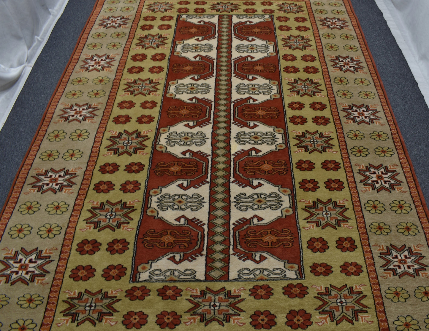 Yeni 7m2 El Dokuma Modern Zarif Çiçekli Bozalan Milas Yün Halı 5687