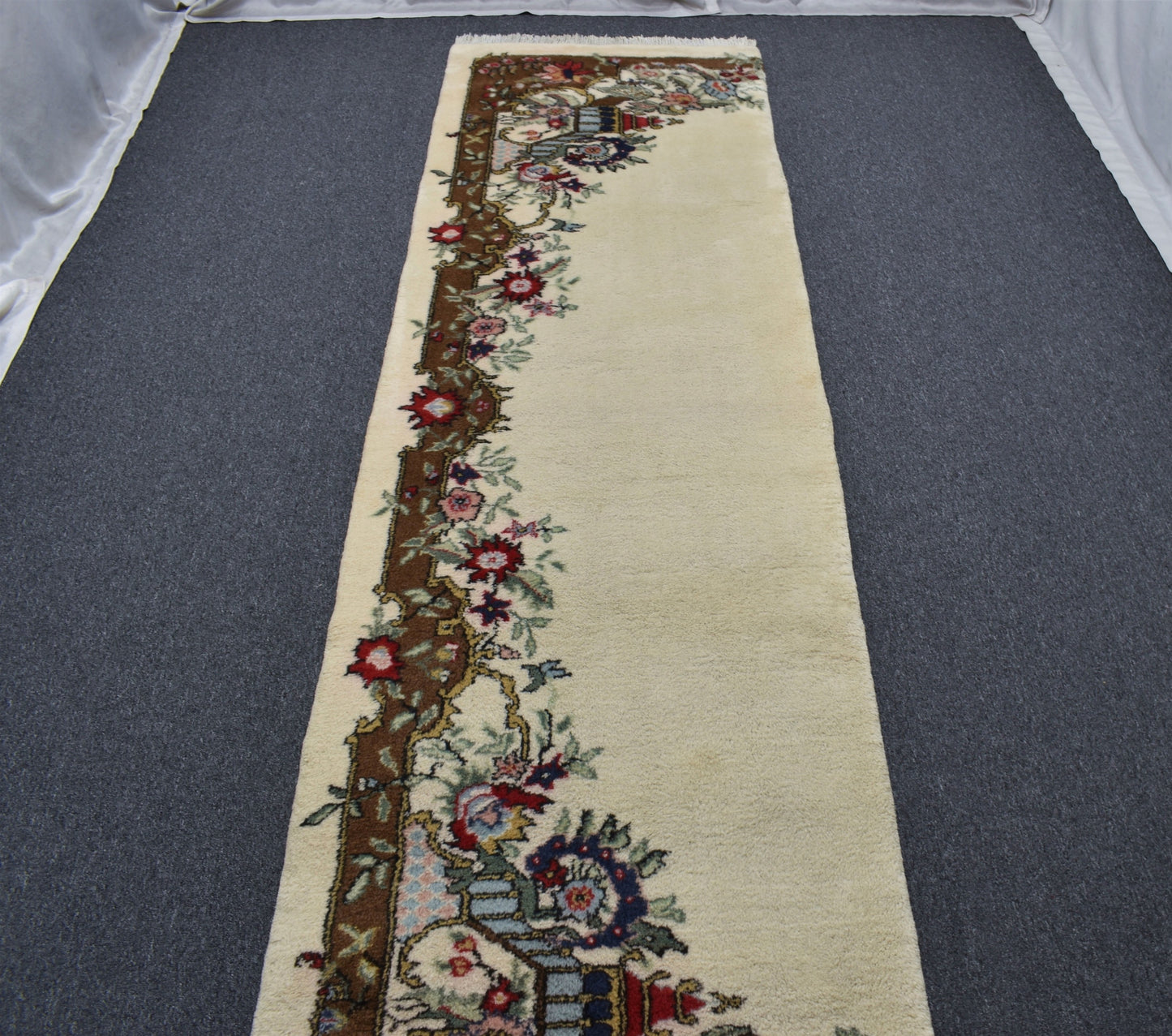 Yeni El Dokuma Orijinal Kumkapı Çiçekli Tarz Model Yolluk Yün Halı 5705