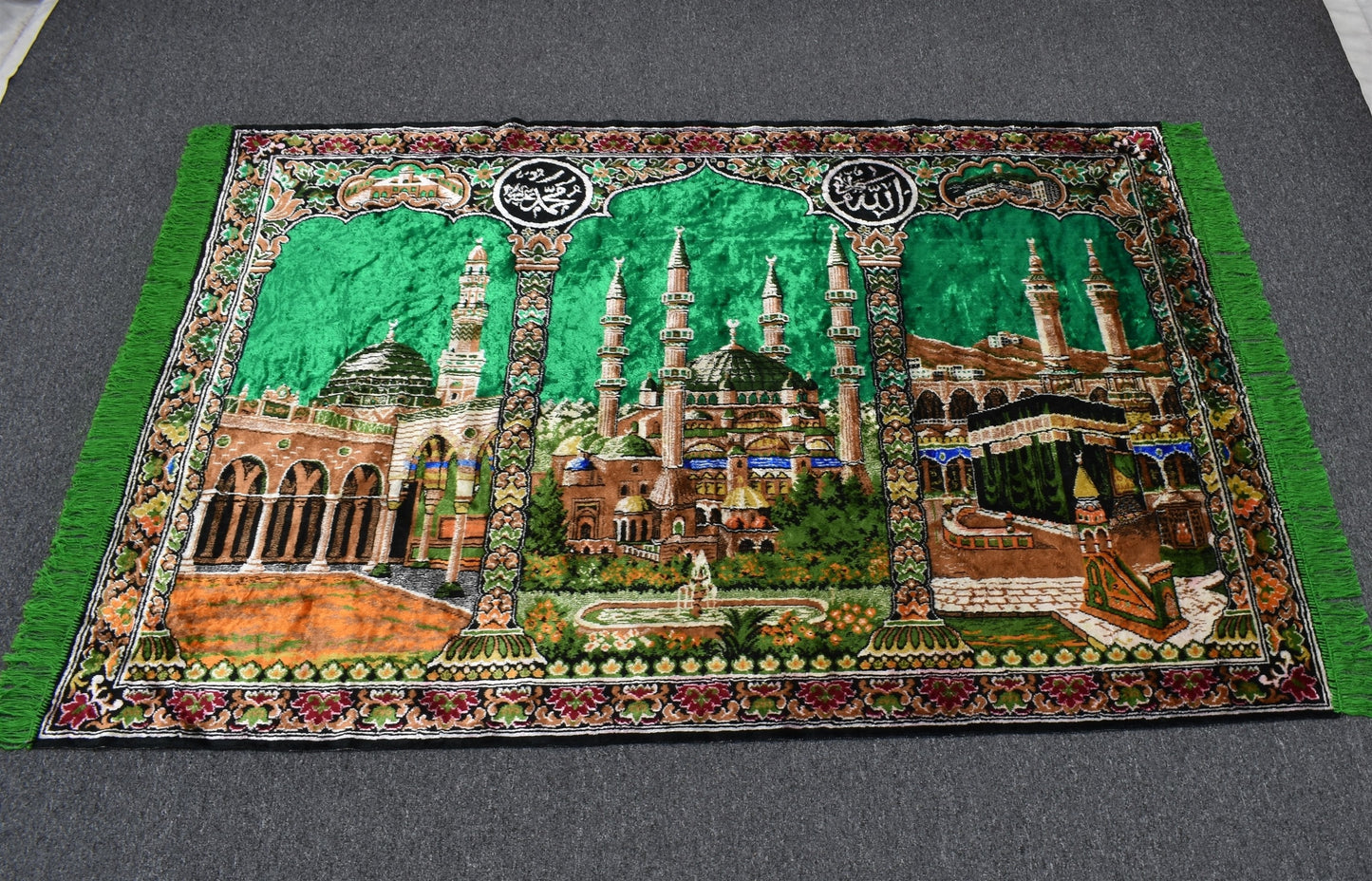 Yeni Farklı Manzara Kutsal Belde Tasvirli Yeşil Duvar Halısı 5710