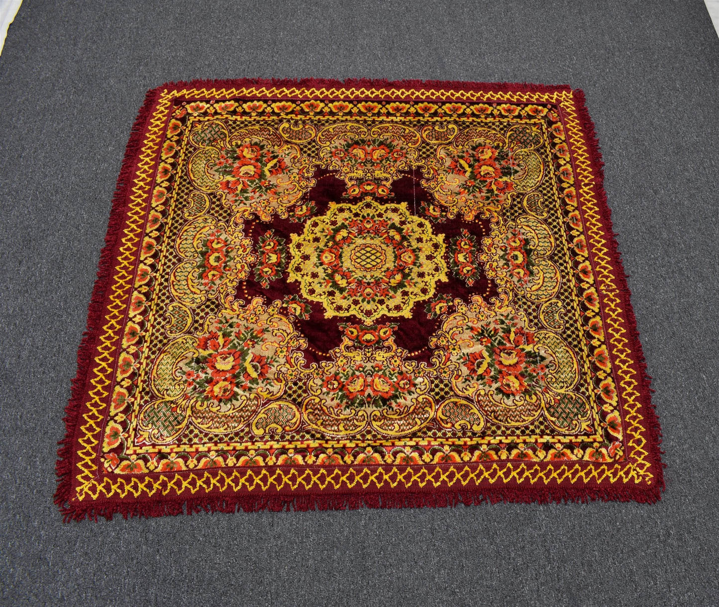 Yeni Lüks Oygulu Masa Yatak Örtüsü Kare Duvar Halısı 5729