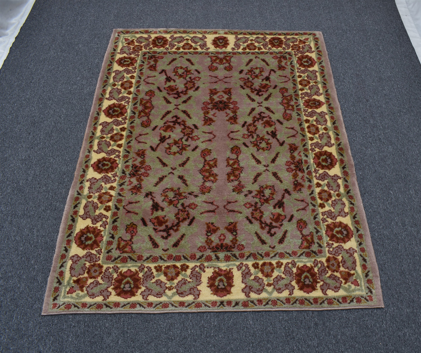 El Dokuması Otantik Tasarım Uşak Foça Lilası Yün Halı 5730