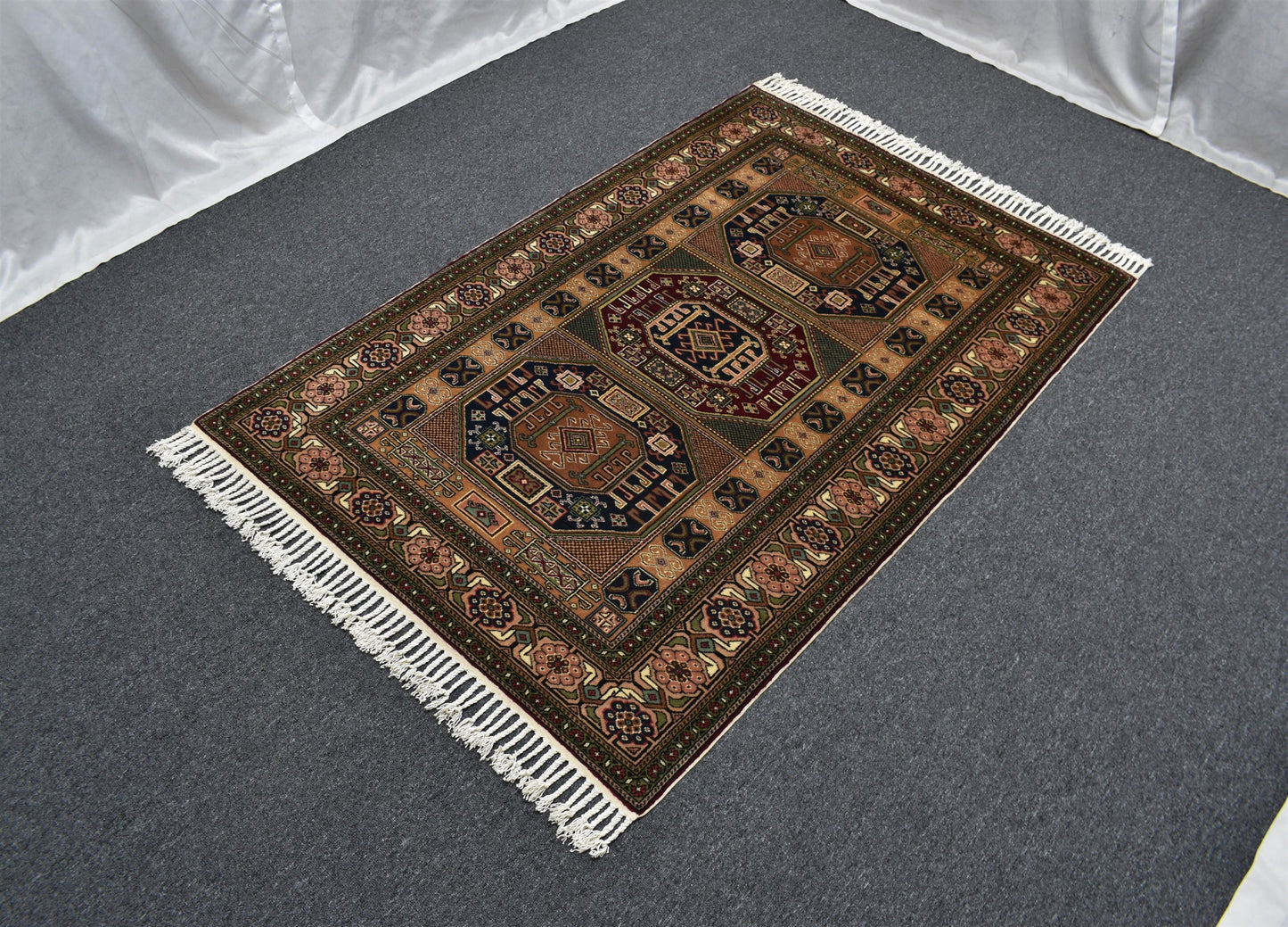 El Dokuması Özel İmalat Kareli Kazak Kayseri Yün Halı 5746