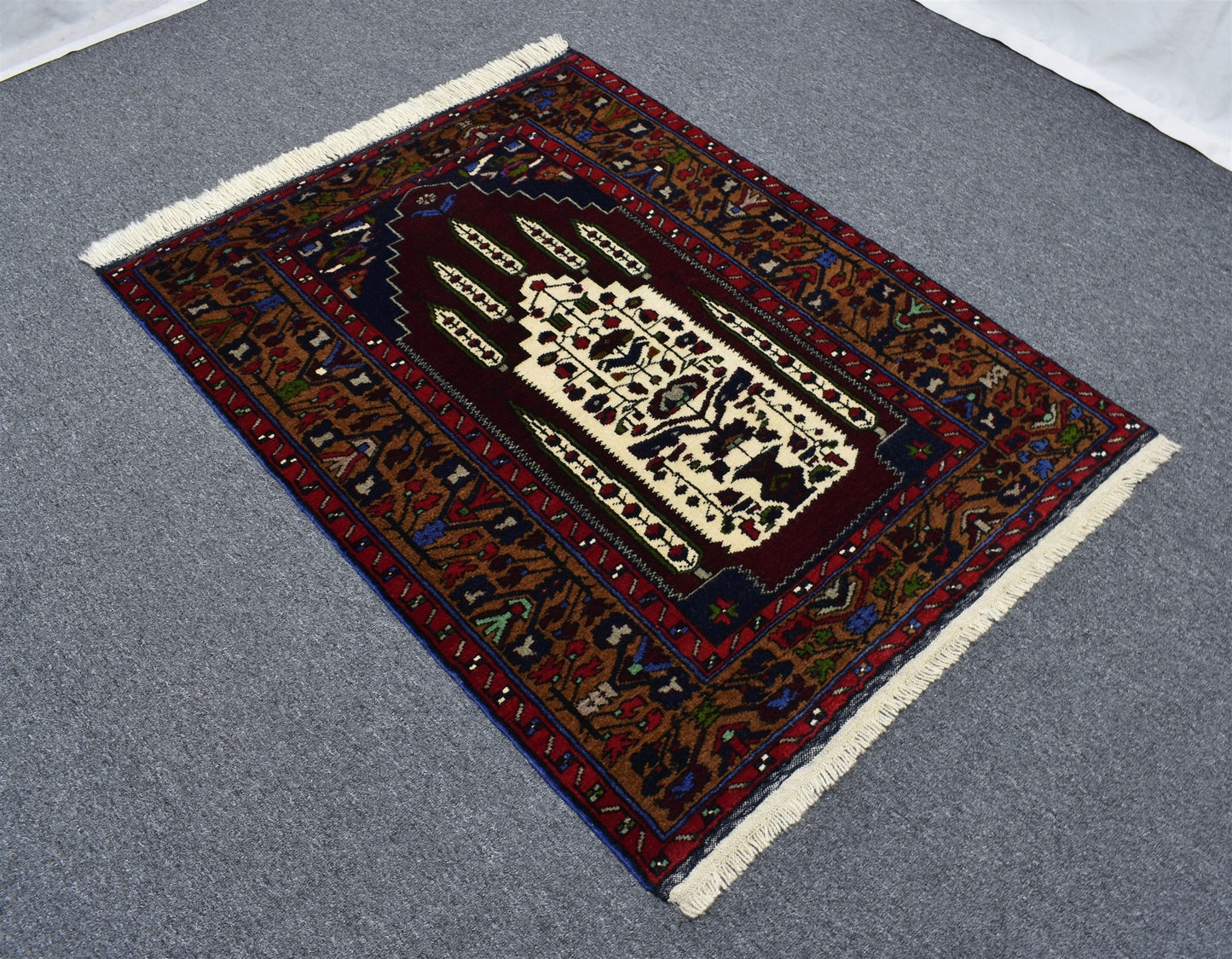 Yeni El Dokuma Namazlık Seccade Kaldırım Yörükleri Yün Halı 5747