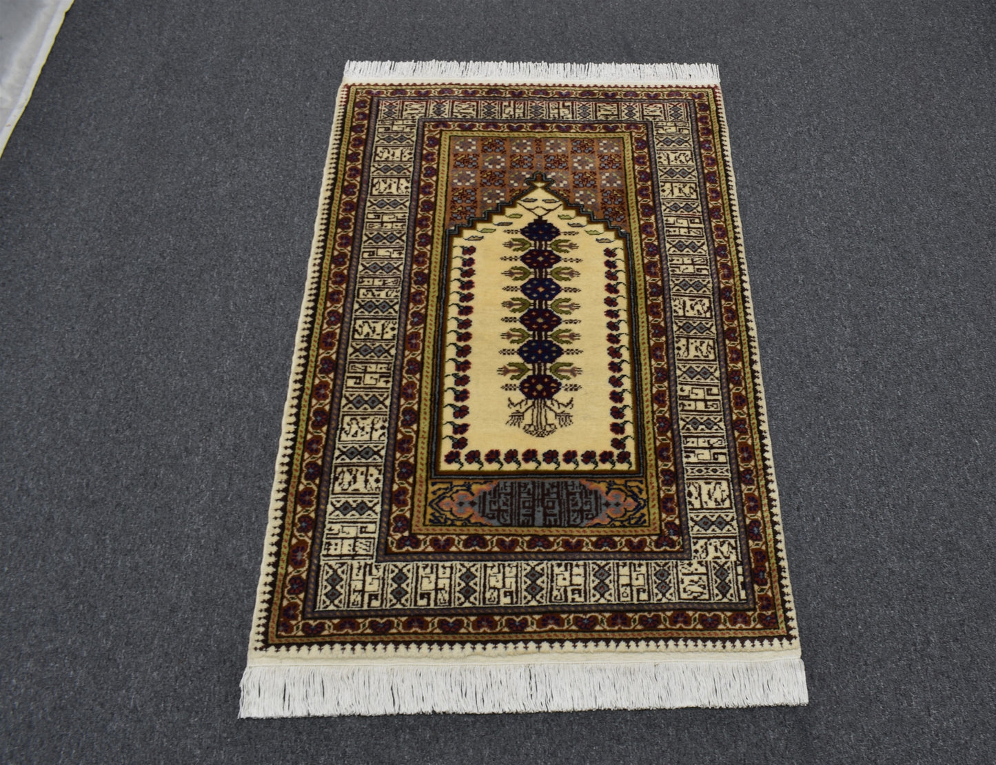 Yeni El Dokuma Seccade Namazlık Kufi Yazılı Kayseri Bünyan Yün Halı 5749