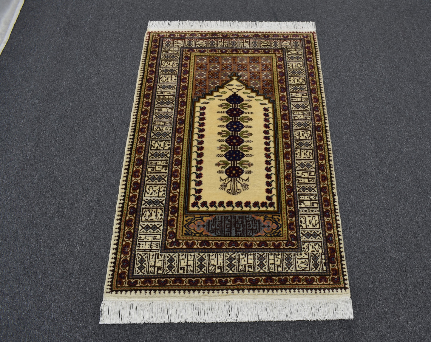 Yeni El Dokuma Seccade Namazlık Kufi Yazılı Kayseri Bünyan Yün Halı 5749