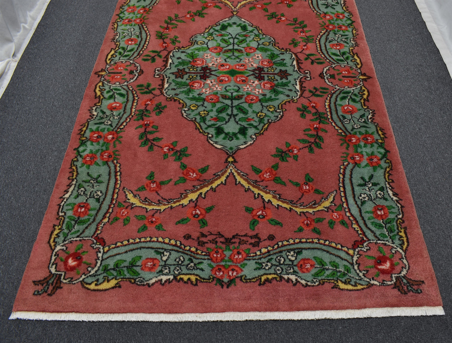 Yeni El Dokuma Benzersiz Güllü Çiçekli İzmir Foça Yün Salon Halısı 5755