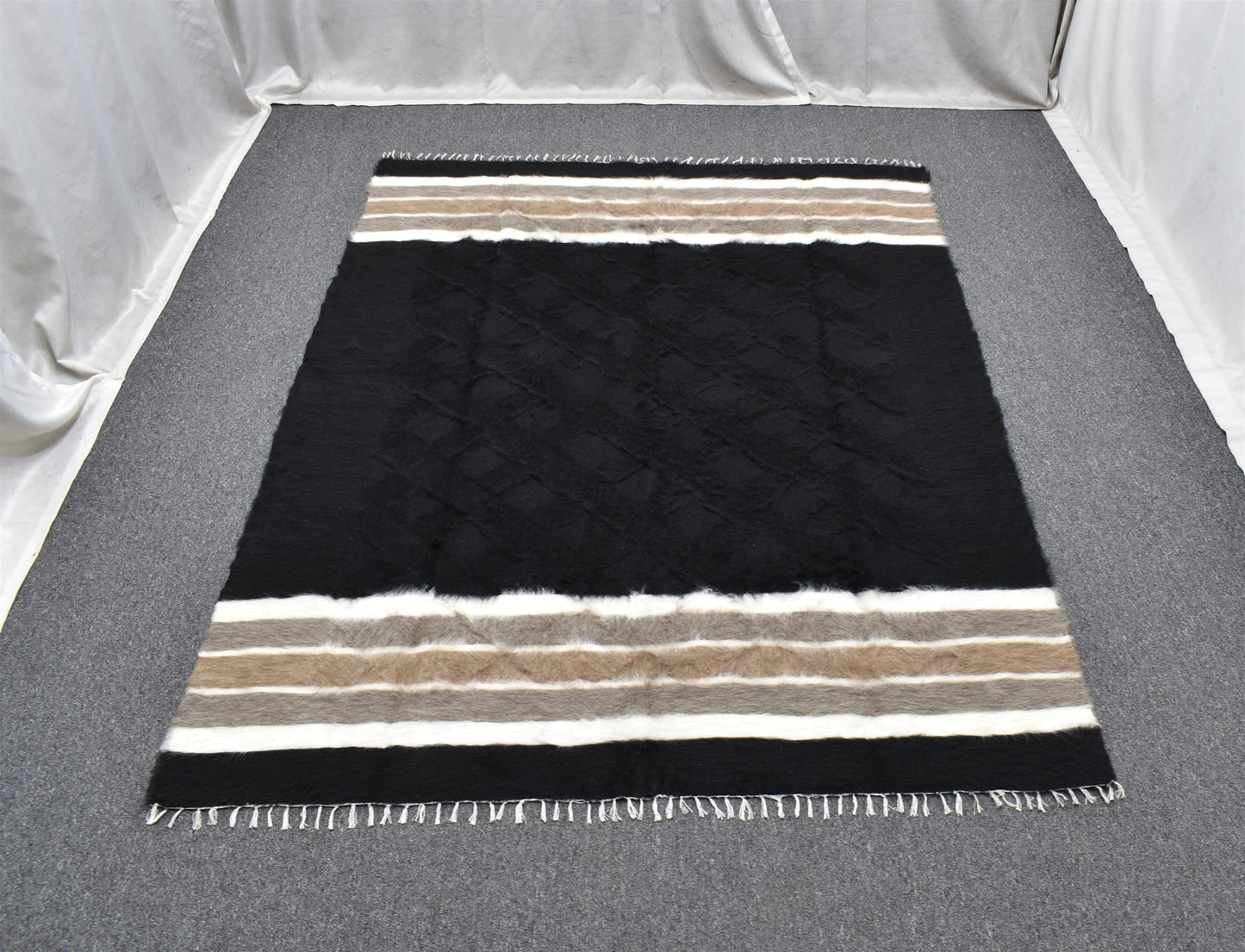 Yeni El Dokuma Siyah Dikişsiz Çift Kişilik Tiftik Yün Siirt Battaniyesi Kilim 5788