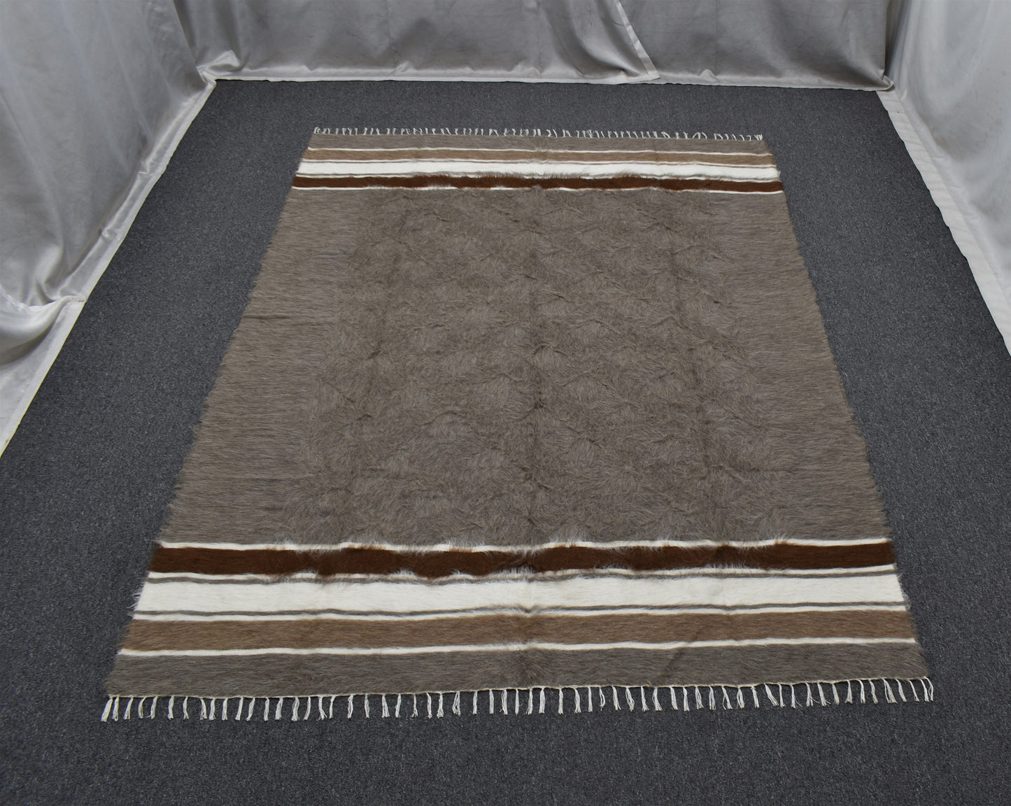 Yeni El Dokuma Gri Dikişsiz Çift Kişilik Tiftik Yün Siirt Battaniyesi Kilim 5796
