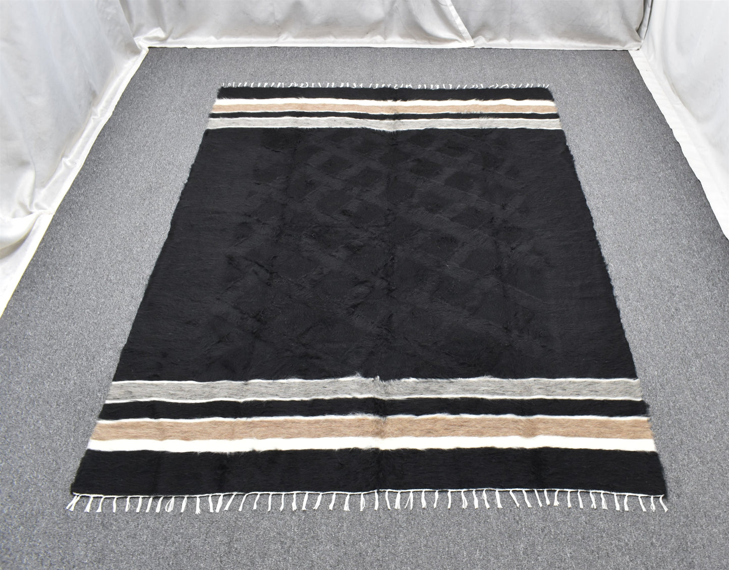Yeni El Dokuma Siyah Dikişsiz Çift Kişilik Tiftik Yün Siirt Battaniyesi Kilim 5798