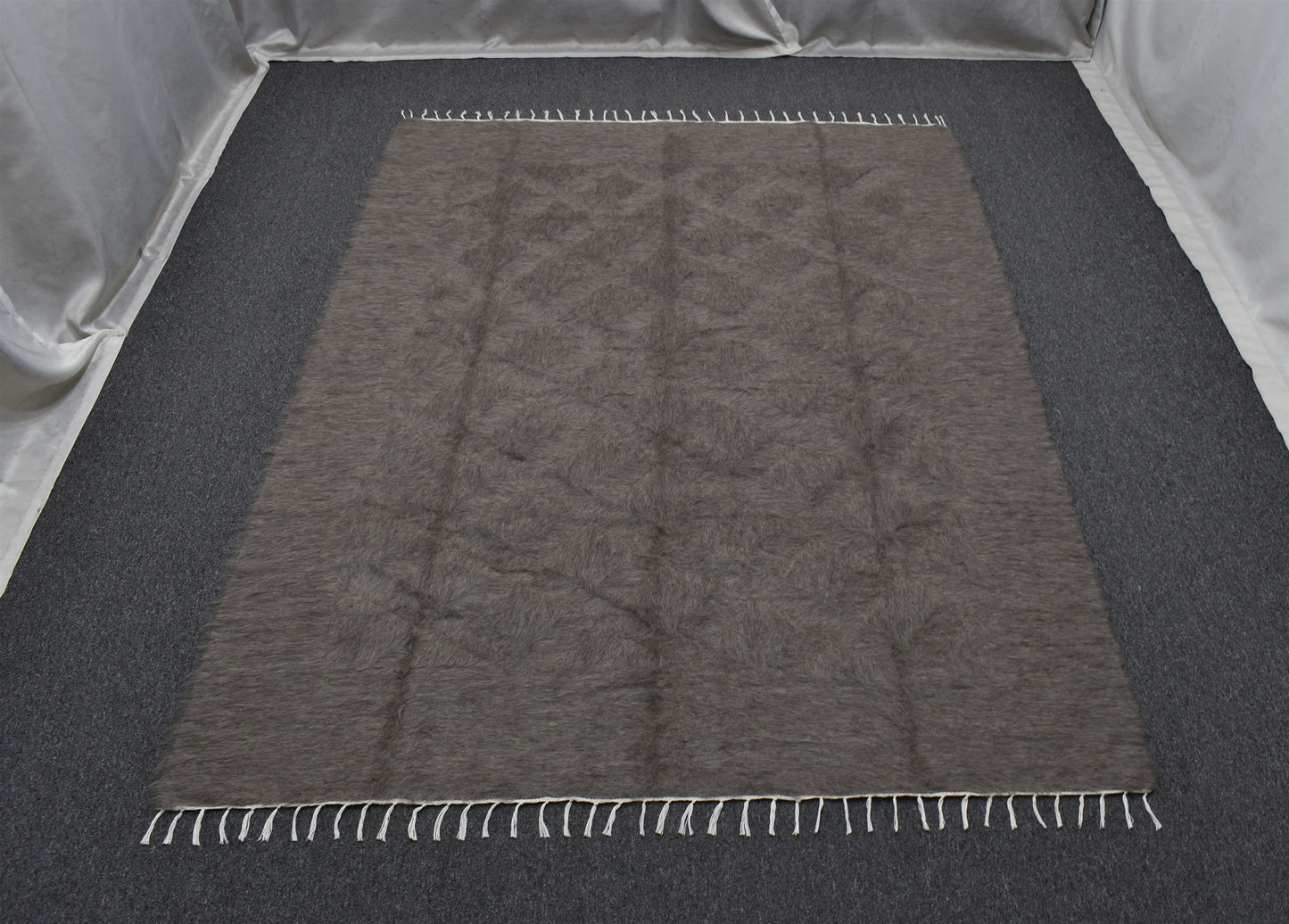 Yeni El Dokuma Tek Renk Gri Dikişsiz Çift Kişilik Tiftik Yün Siirt Battaniyesi Kilim 5799