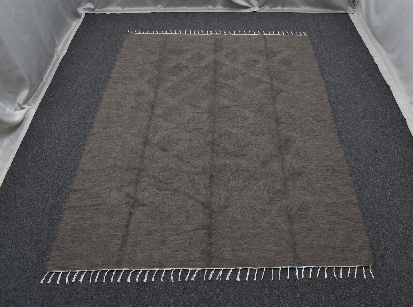 Yeni El Dokuma Tek Renk Gri Dikişsiz Çift Kişilik Tiftik Yün Siirt Battaniyesi Kilim 5799