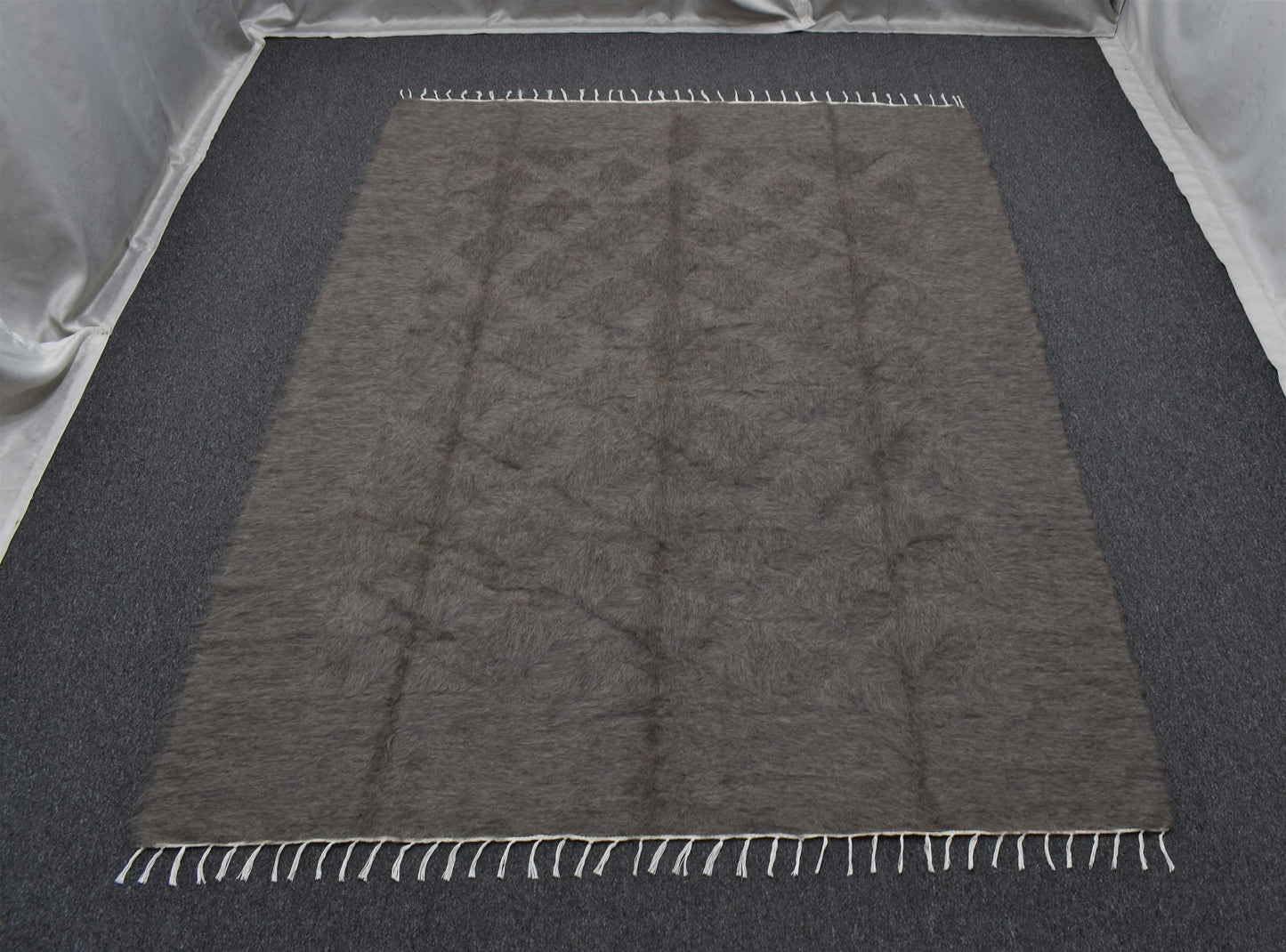 Yeni El Dokuma Tek Renk Gri Dikişsiz Çift Kişilik Tiftik Yün Siirt Battaniyesi Kilim 5799
