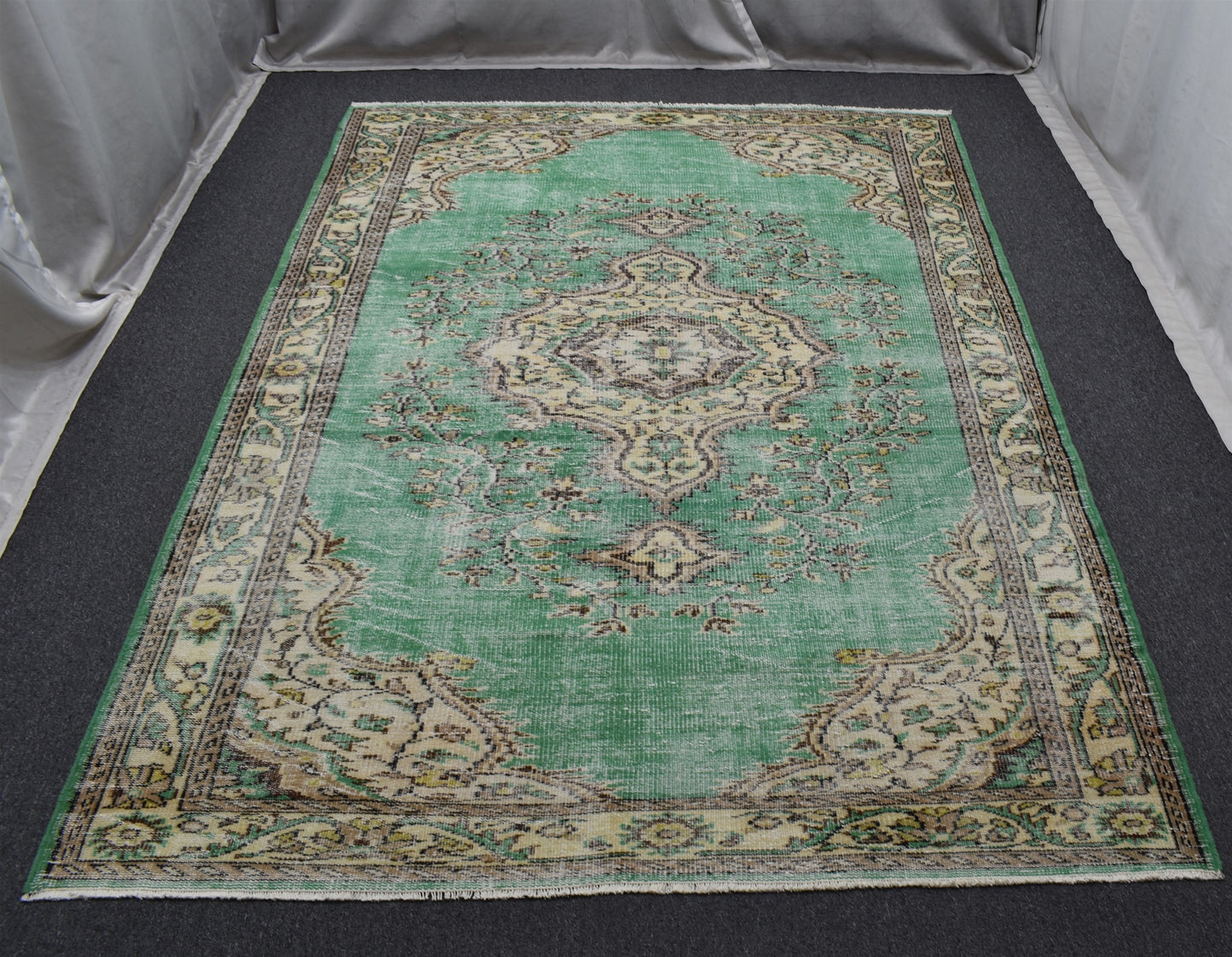 Vintage El Dokuma Dekoratif Benzersiz Göbekli 5m2 Yün Halı 5803