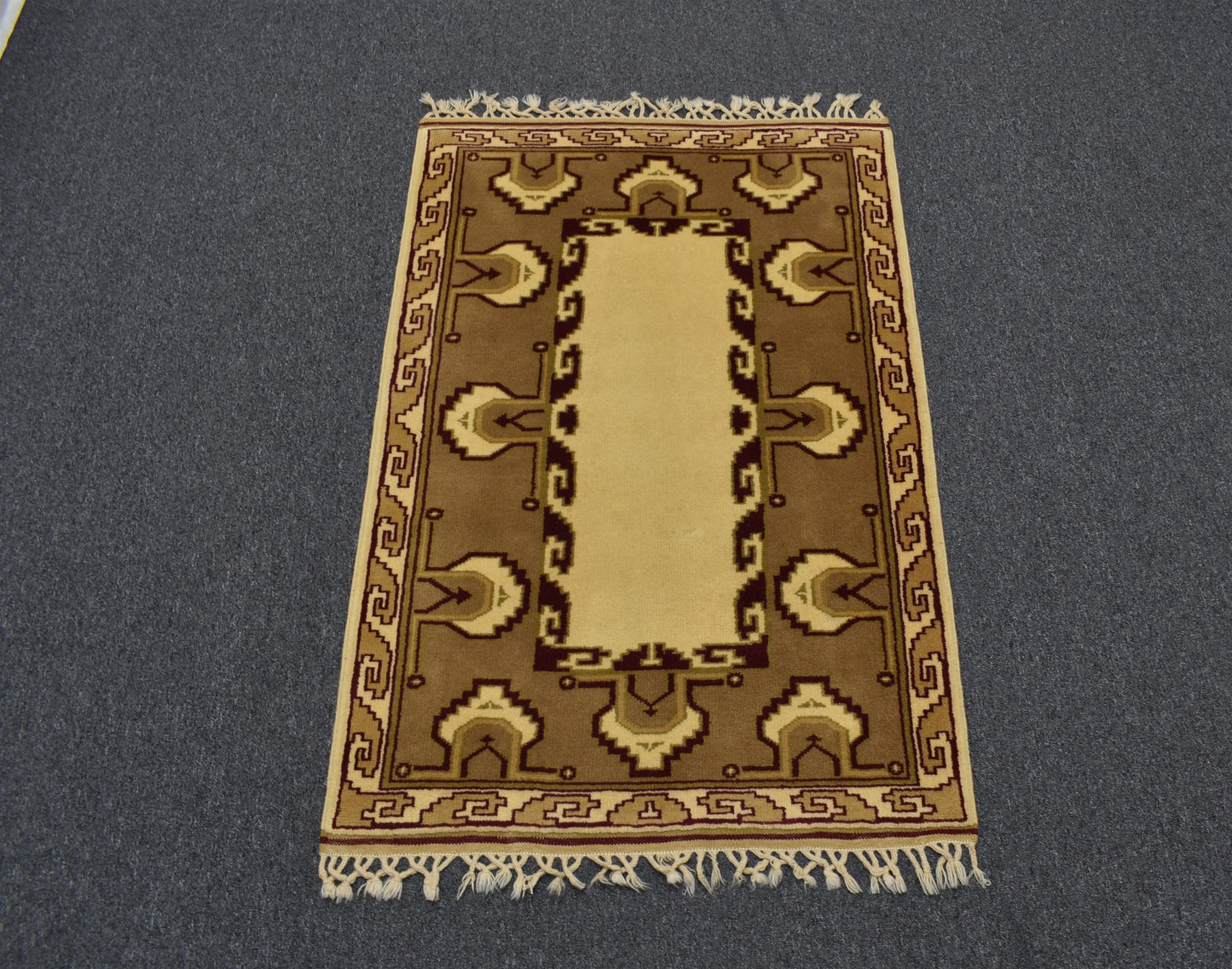 Yeni El Dokuma Modern Tarz Zarif Milas Yün Halı 5807