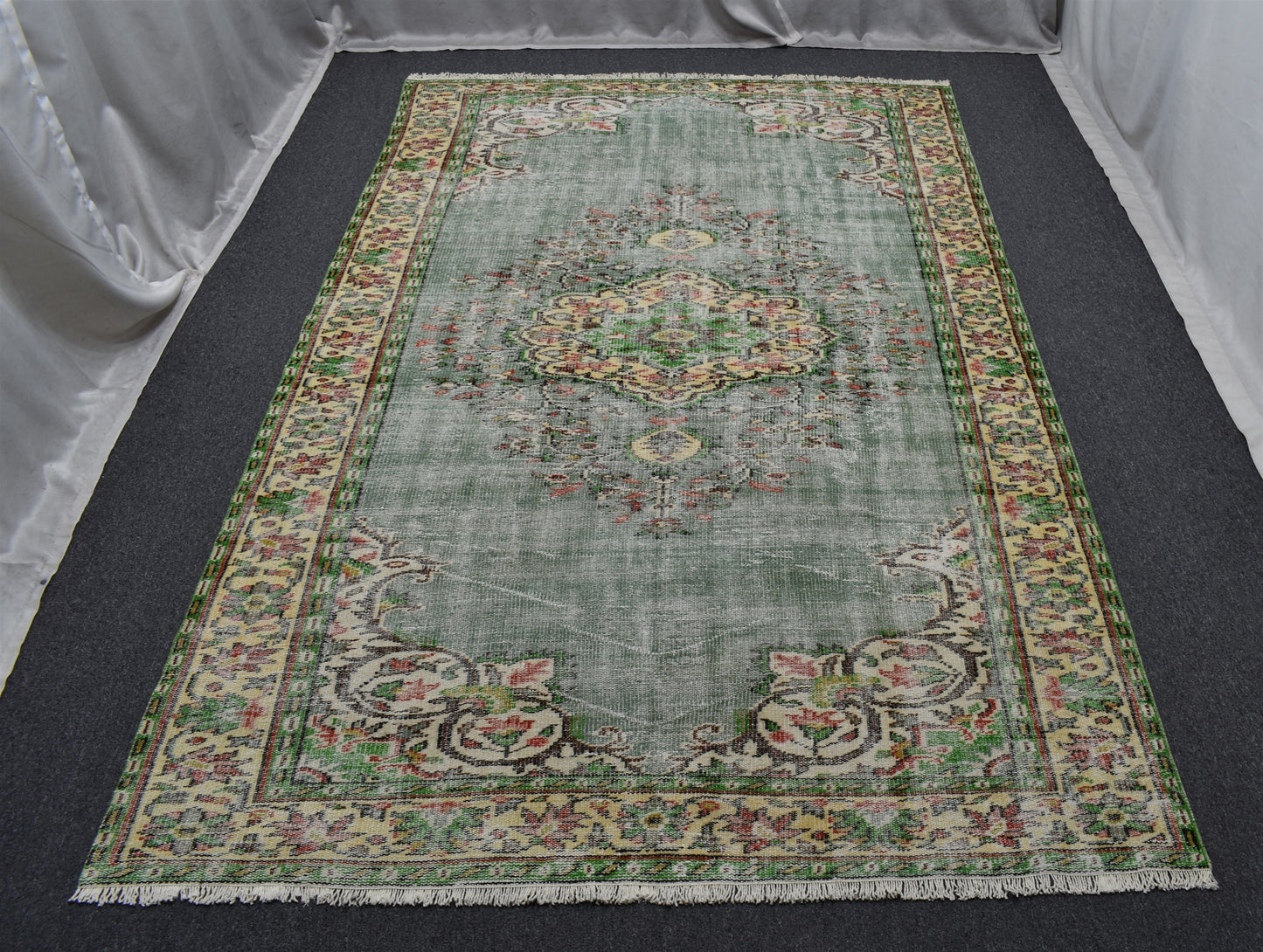 Vintage El Dokuma Dekoratif Şaheser Göbekli Yün Halı 5839