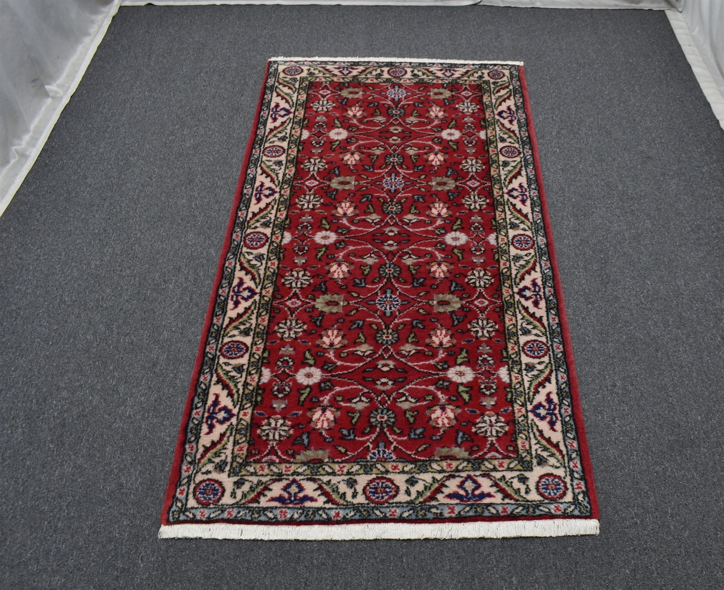 Yeni El Dokuma Enfes Kırmızı Serpme Çiçekli Batı Anadolu Yün Halı 5845