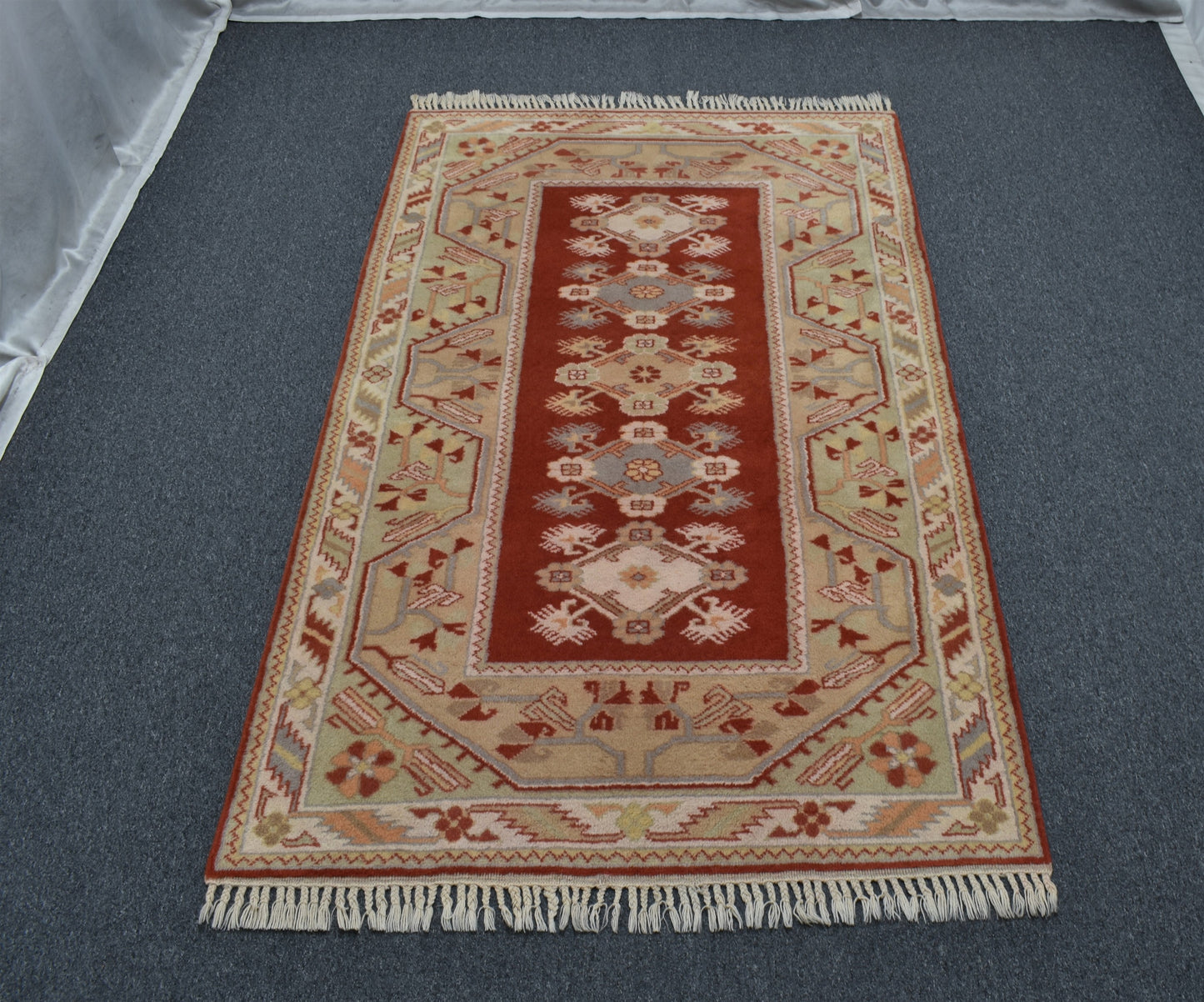 Yeni El Dokuma Modern Çiçekli Bozalan Milas Yün Halı 5861