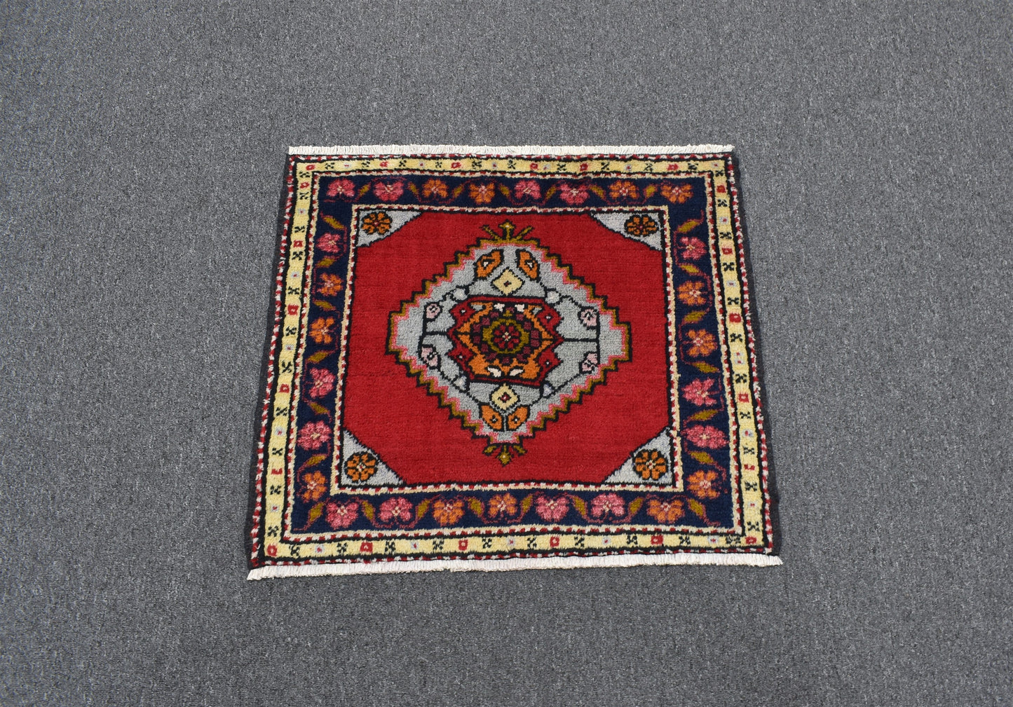 Yeni El Dokuma Ender Cappadocia Köşe Minderi Kare Yün Halı 5870