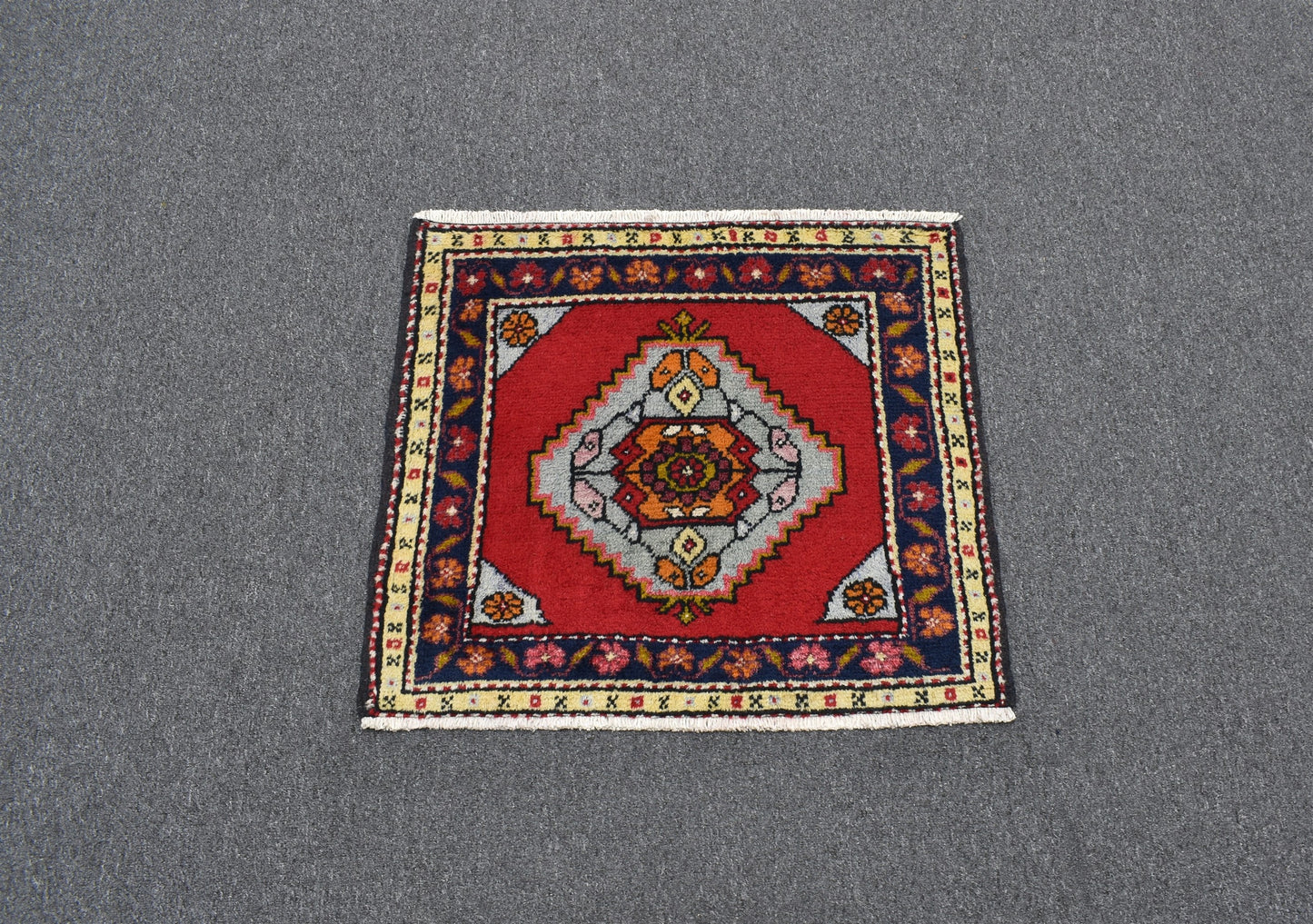 Yeni El Dokuma Başyapıt Cappadocia Köşe Minderi Kare Yün Halı 5877