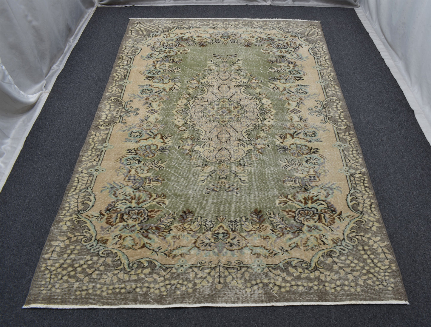 Vintage Eskitme El Dokuma Nadir Güllü Çiçekli Yün Halı 5882