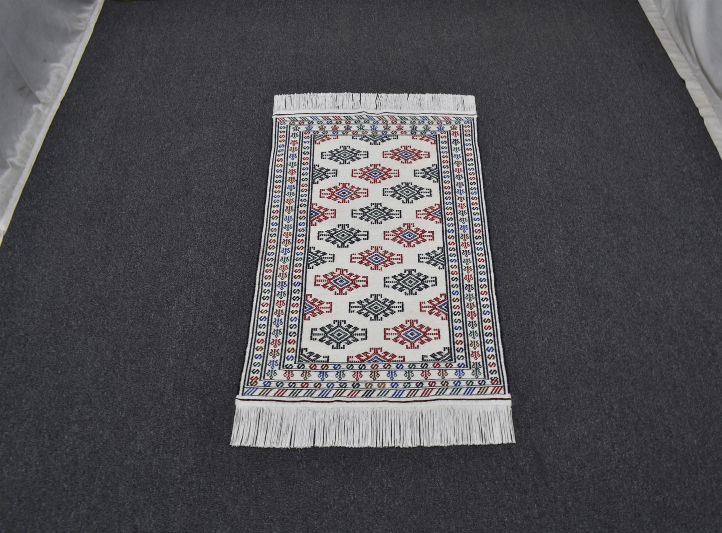 Yeni El Dokuma Cerit Yörükleri Meşhed İran Bukleli Pamuklu Yün Kilim 5934