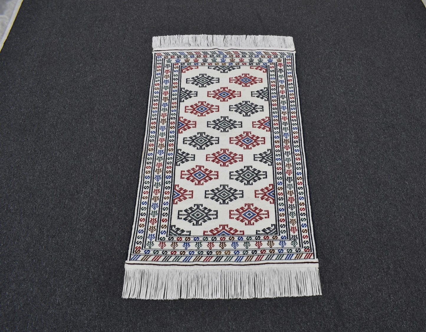 Yeni El Dokuma Cerit Yörükleri Meşhed İran Bukleli Pamuklu Yün Kilim 5934
