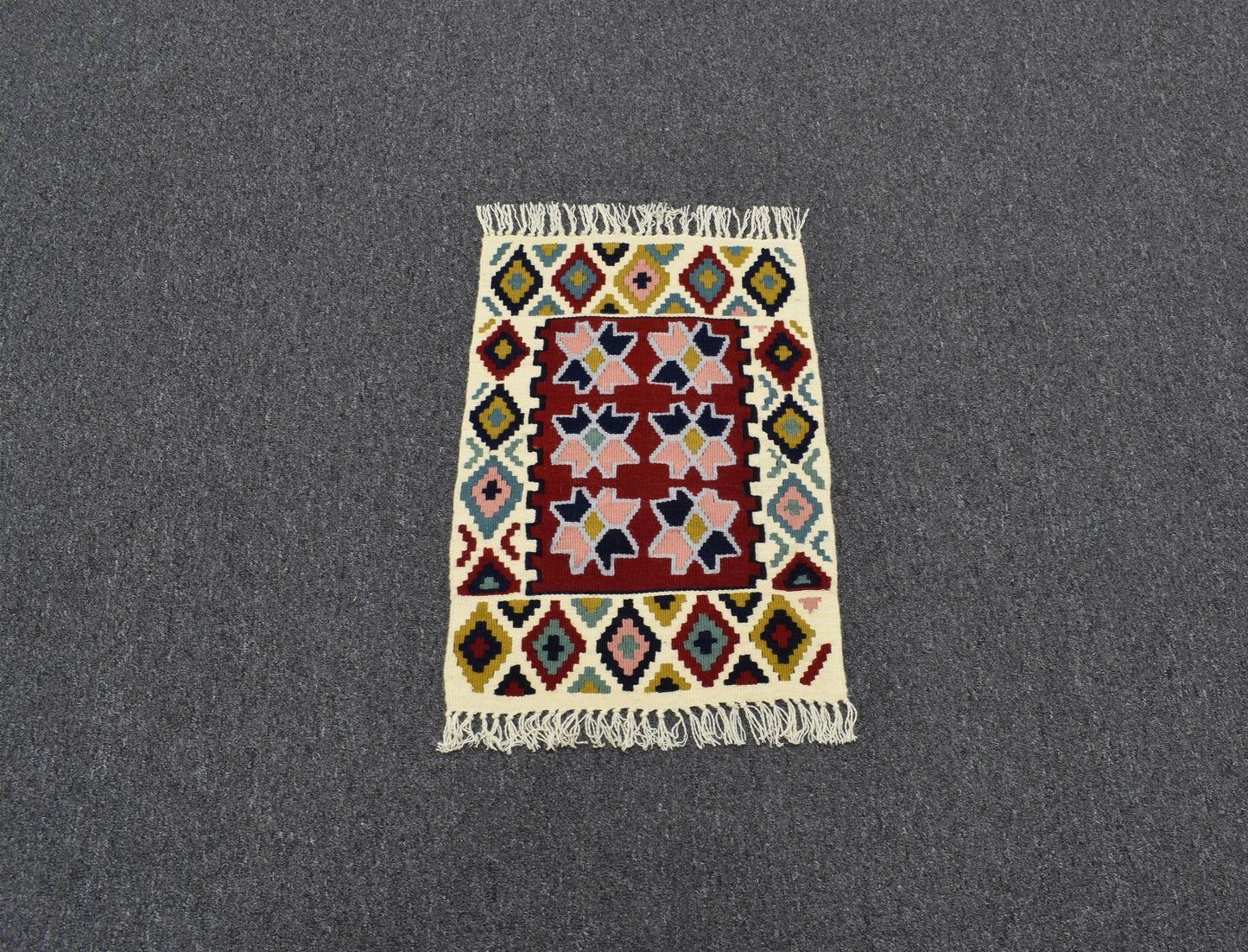 Yeni El Dokuma Benzersiz Telefon Altı Pınarbaşı Kayseri Yün Kilim 6255