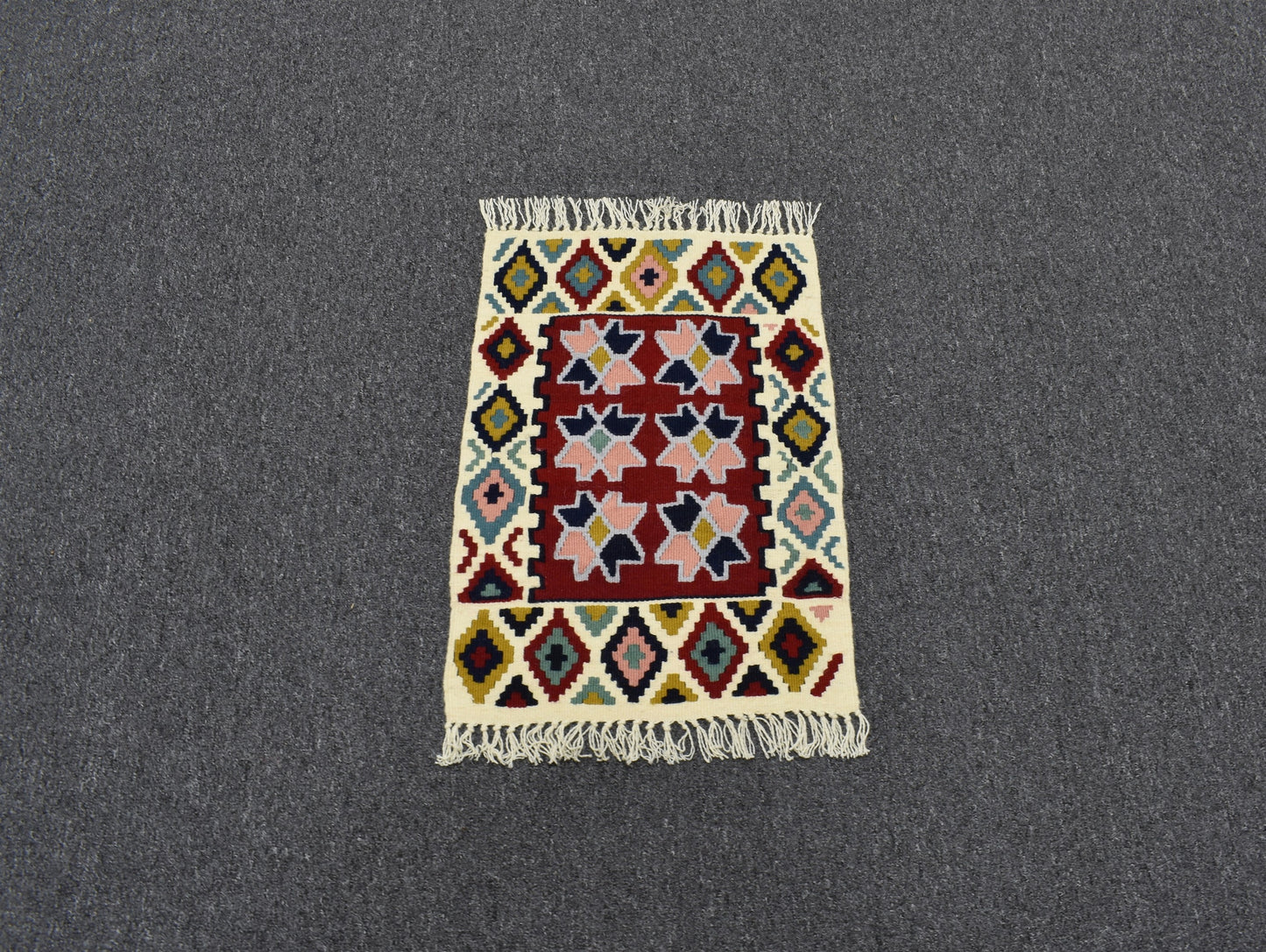 Yeni El Dokuma Benzersiz Telefon Altı Pınarbaşı Kayseri Yün Kilim 6255