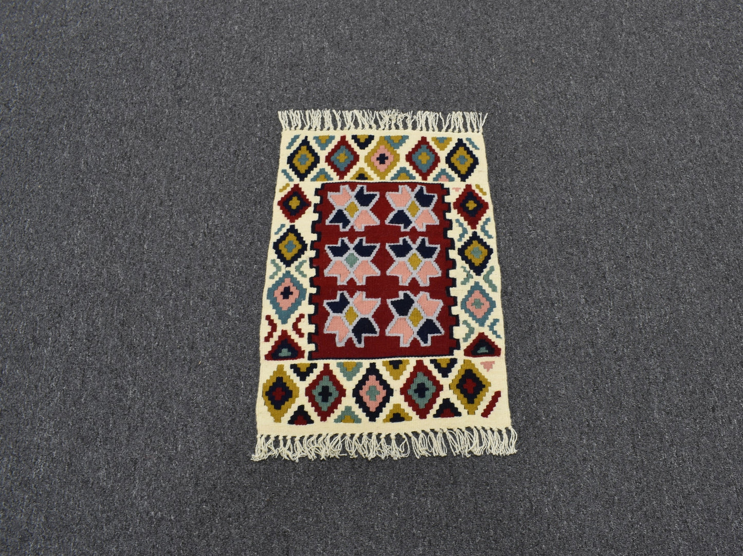 Yeni El Dokuma Benzersiz Telefon Altı Pınarbaşı Kayseri Yün Kilim 6255
