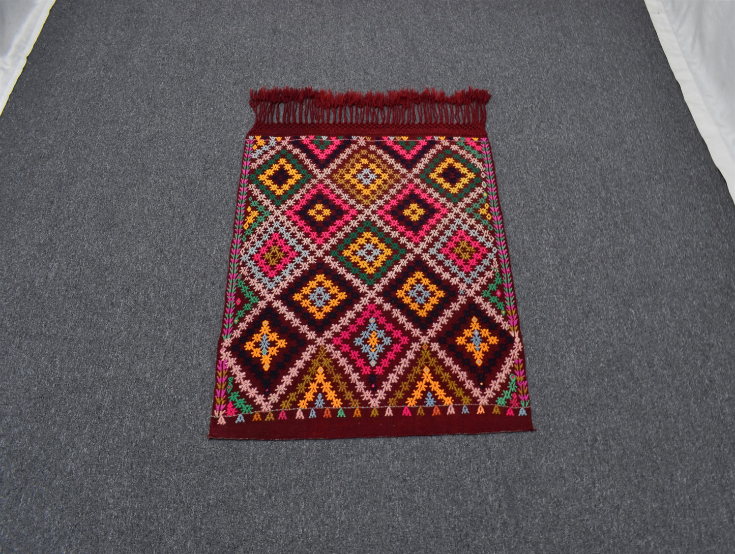 El Dokuma Nadide Renkli Çumra Yörük Yün Bukleli Kilim 6303