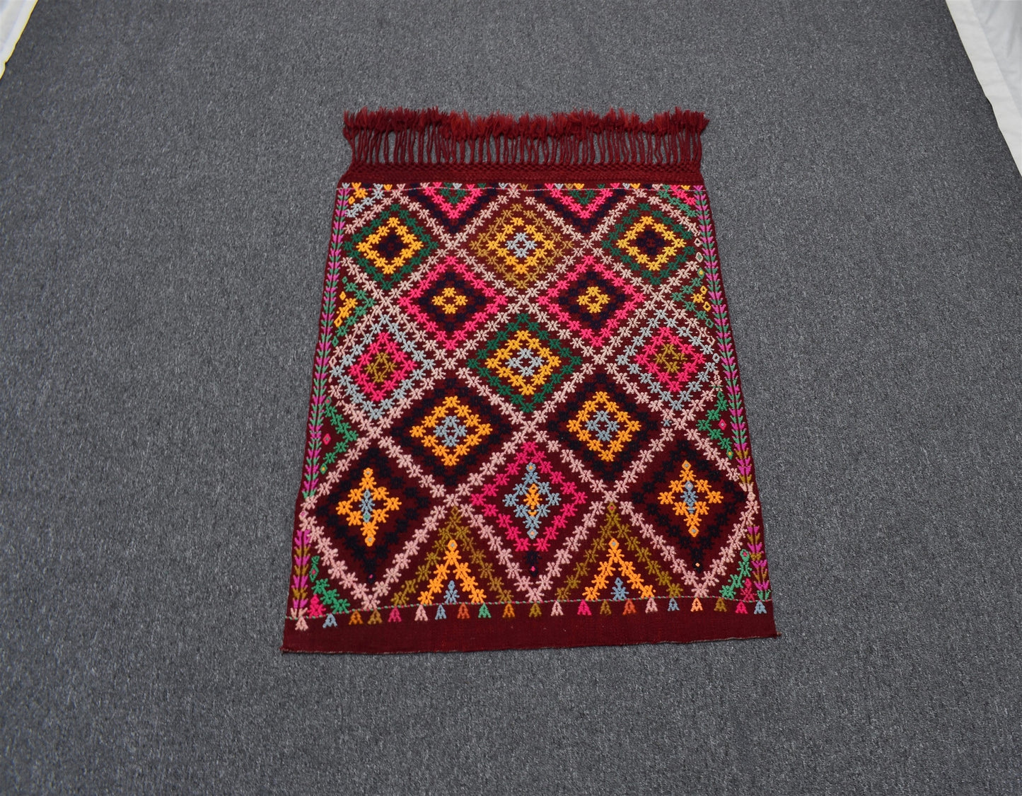 El Dokuma Nadide Renkli Çumra Yörük Yün Bukleli Kilim 6303