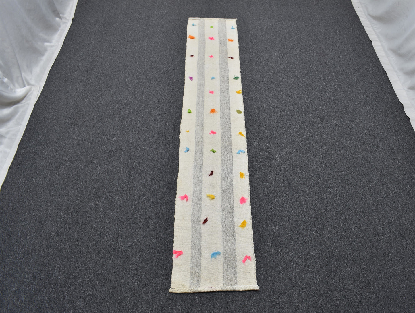 El Dokuma Nadir Naif Ak Pamuklu Mini Yolluk Kilim 6340