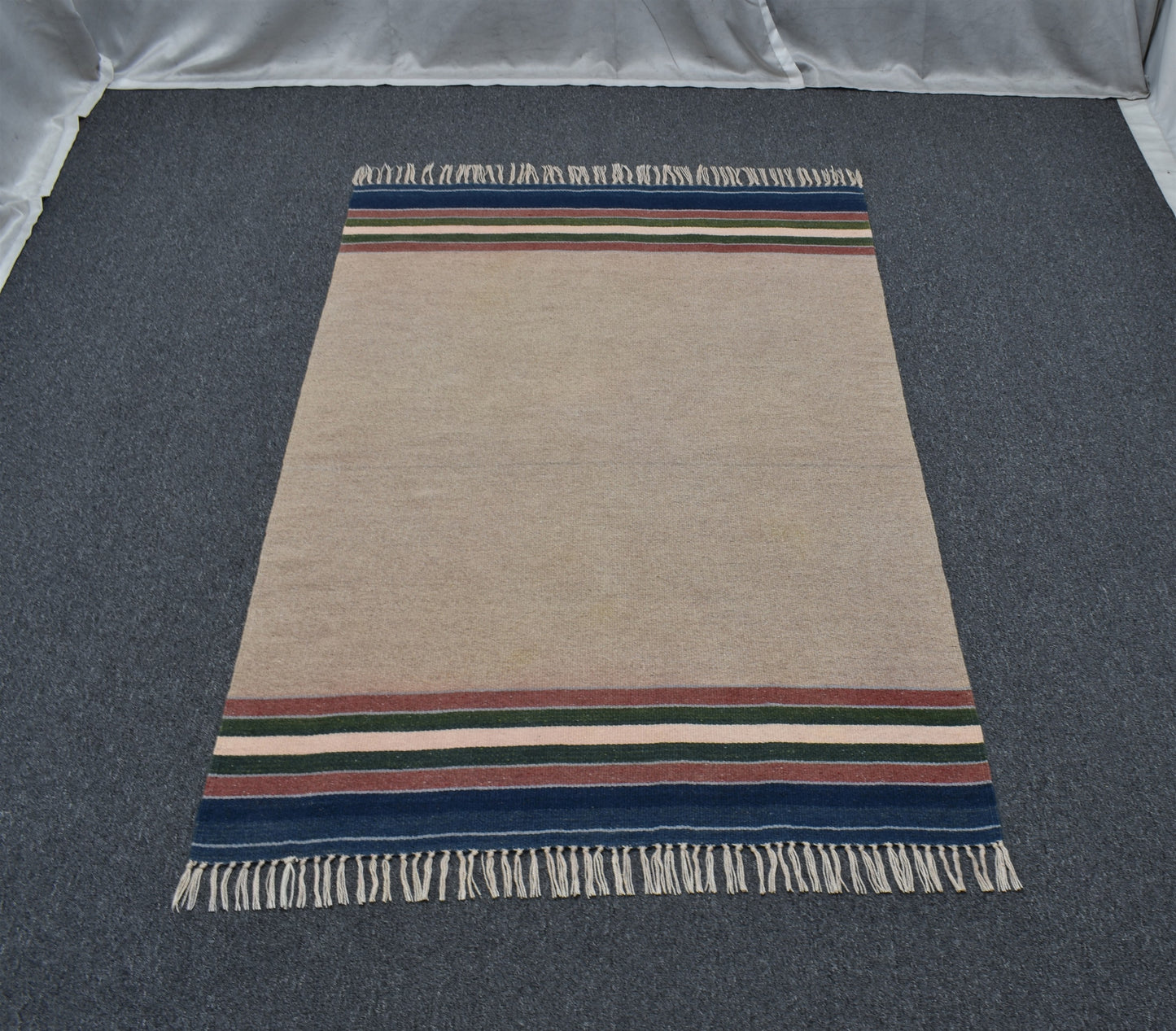 El Dokuma Şaheser Tek Renk Balıkesir Yün Kilim 6359