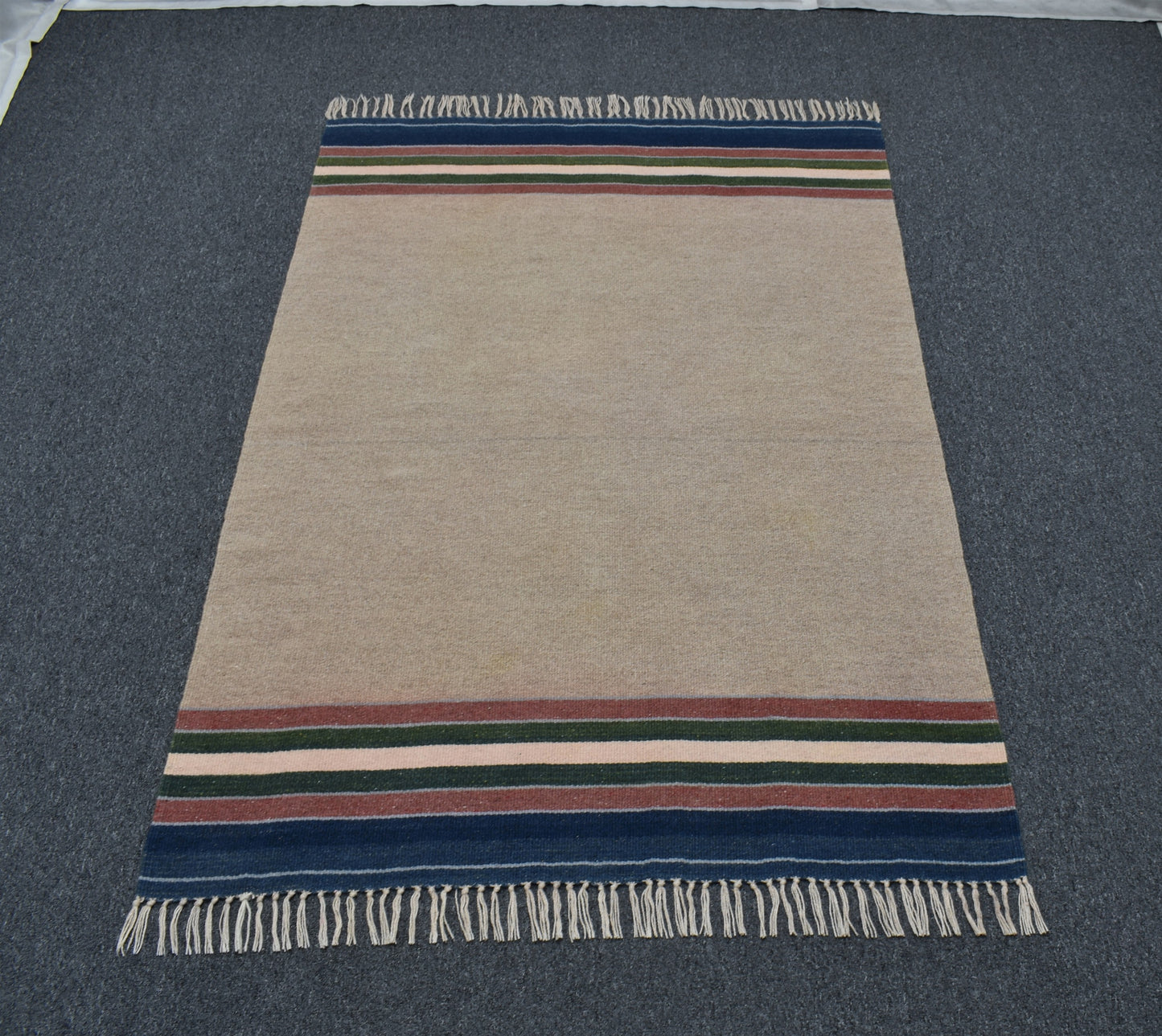 El Dokuma Şaheser Tek Renk Balıkesir Yün Kilim 6359