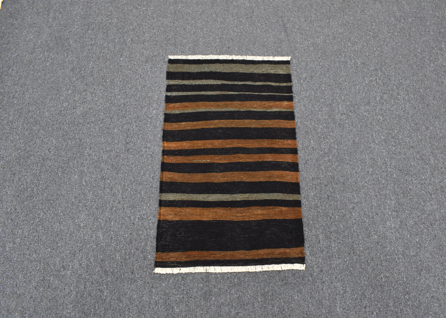 El Dokuma Nadir Otantik Kağızman Sade Yün Kilim 6376