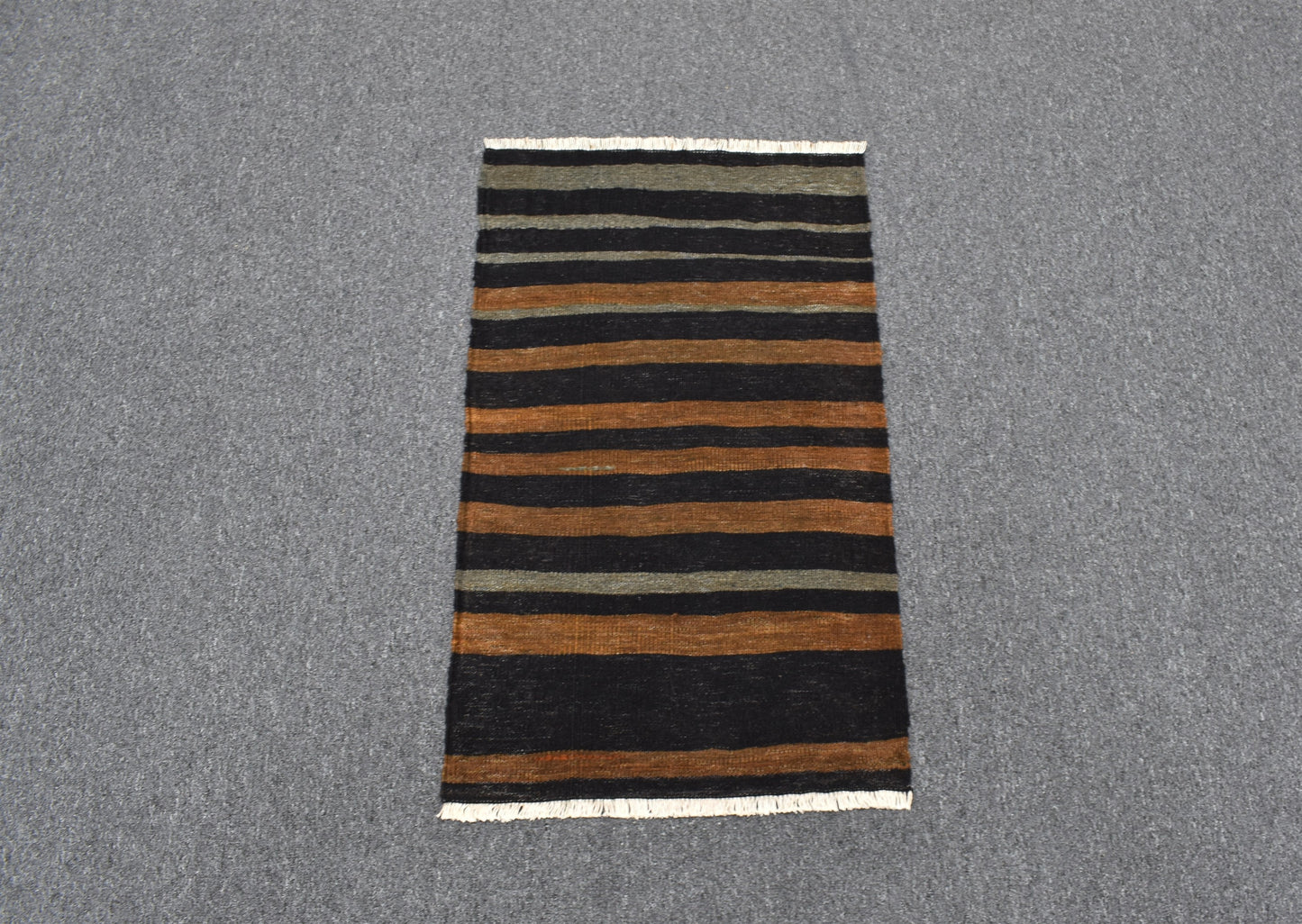 El Dokuma Nadir Otantik Kağızman Sade Yün Kilim 6376